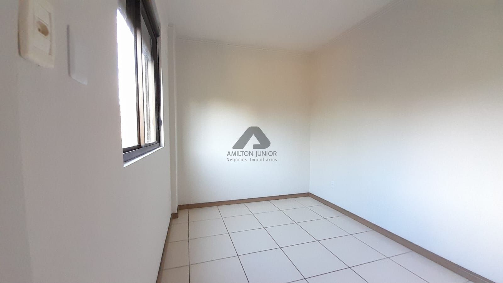 Apartamento à venda com 2 quartos, 64m² - Foto 11