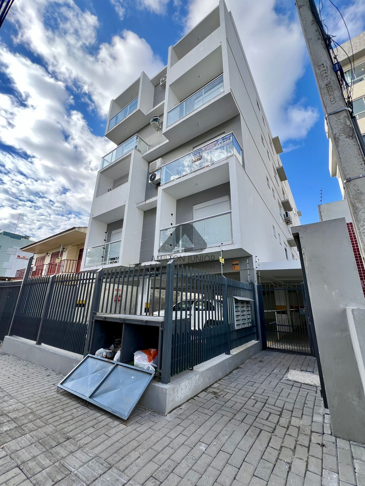 Apartamento à venda com 1 quarto, 45m² - Foto 2