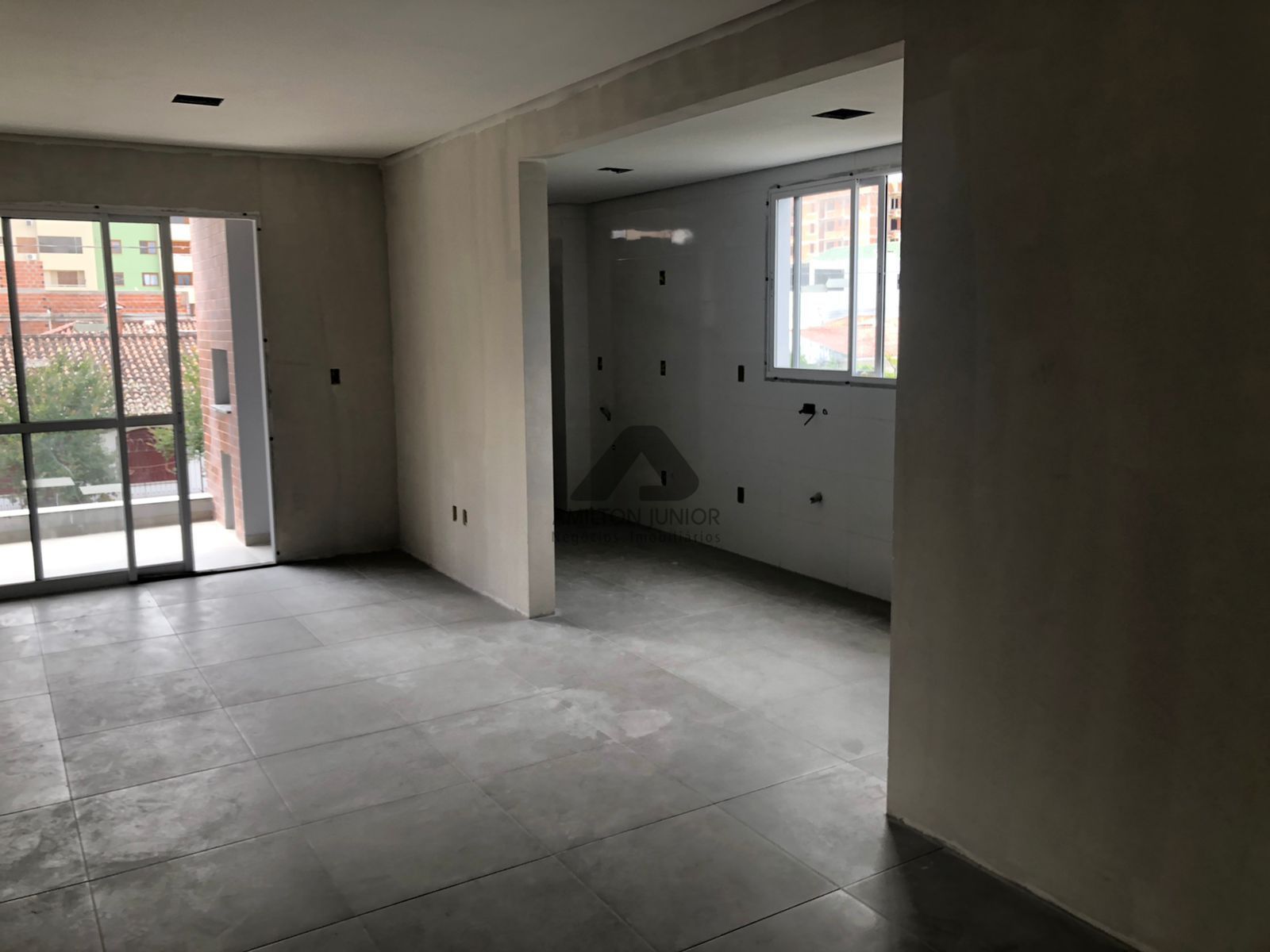 Apartamento à venda com 2 quartos, 79m² - Foto 4