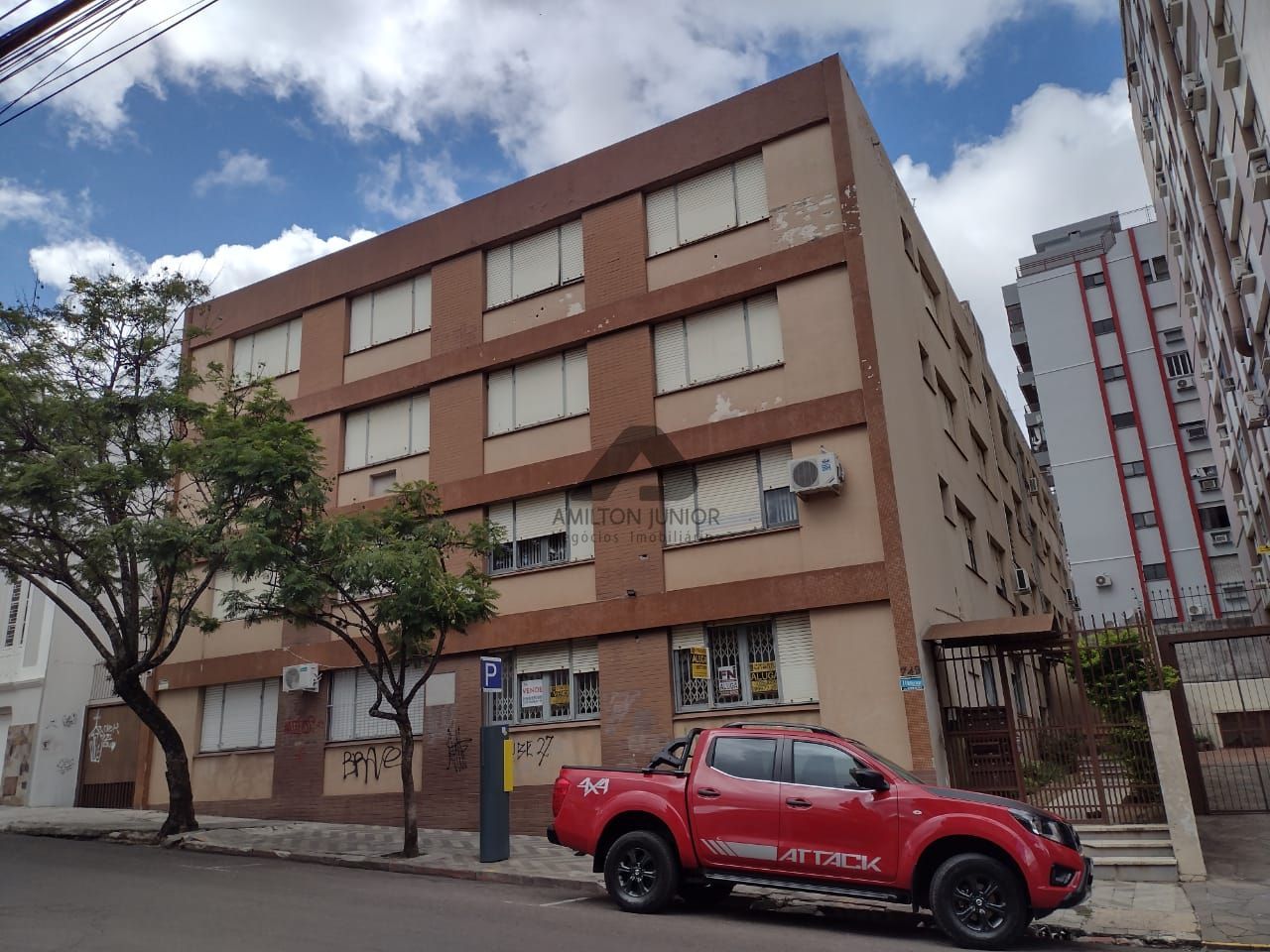 Apartamento à venda com 3 quartos, 98m² - Foto 1