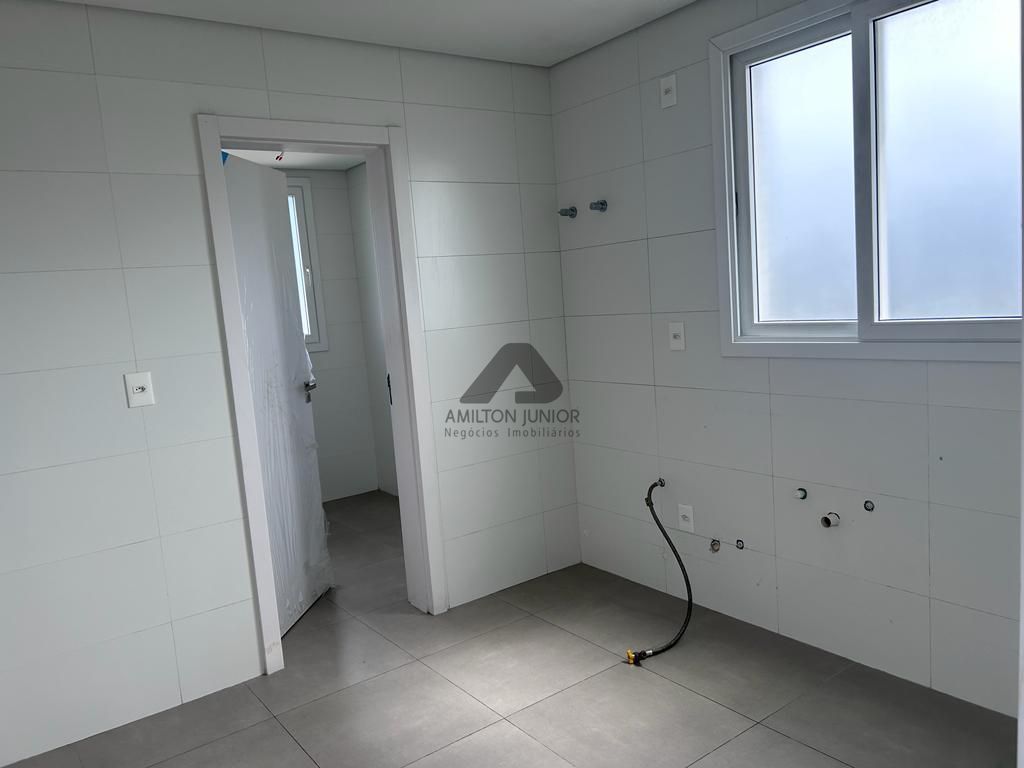 Apartamento à venda com 3 quartos, 135m² - Foto 4