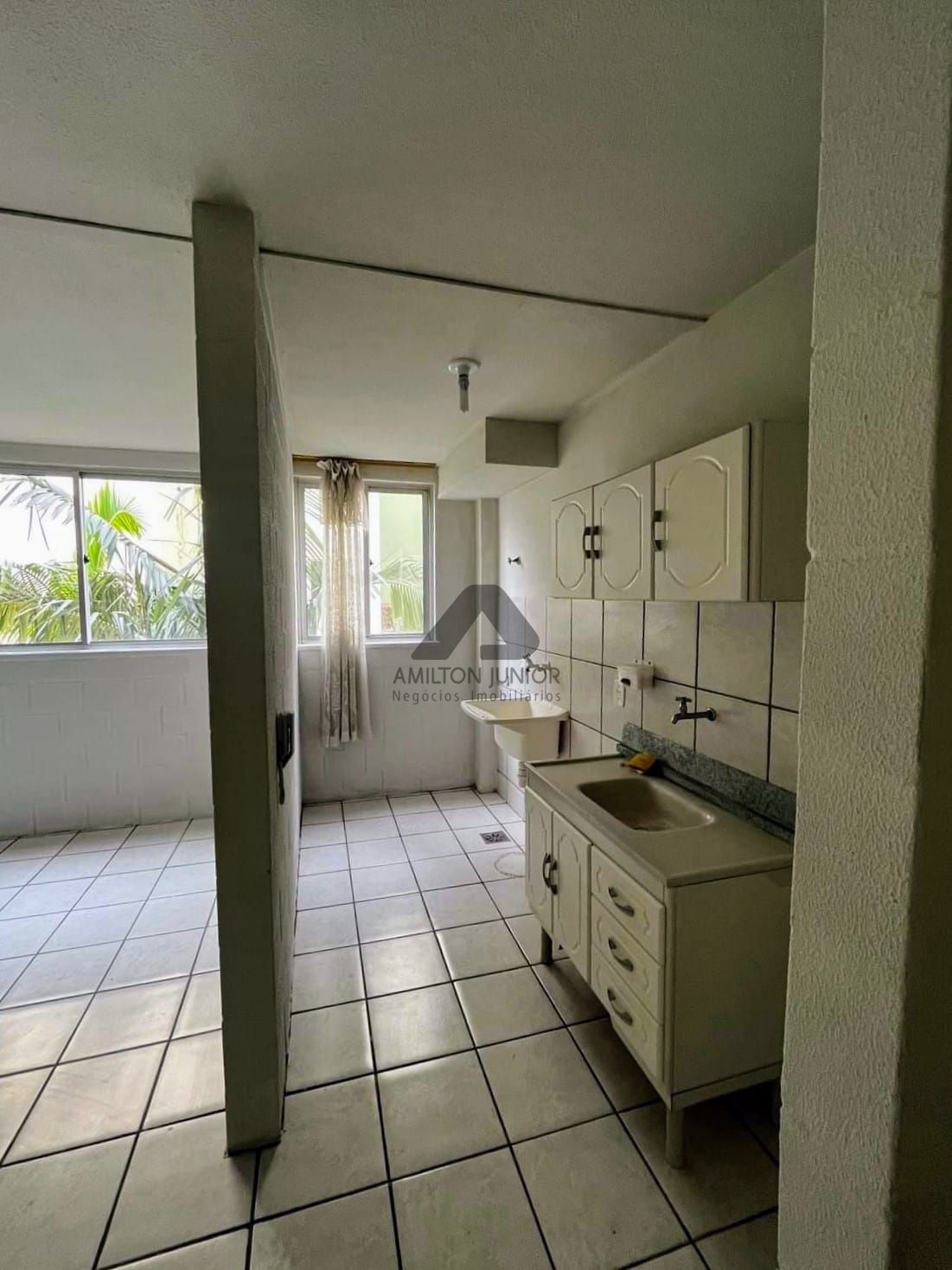 Apartamento à venda com 2 quartos, 44m² - Foto 2