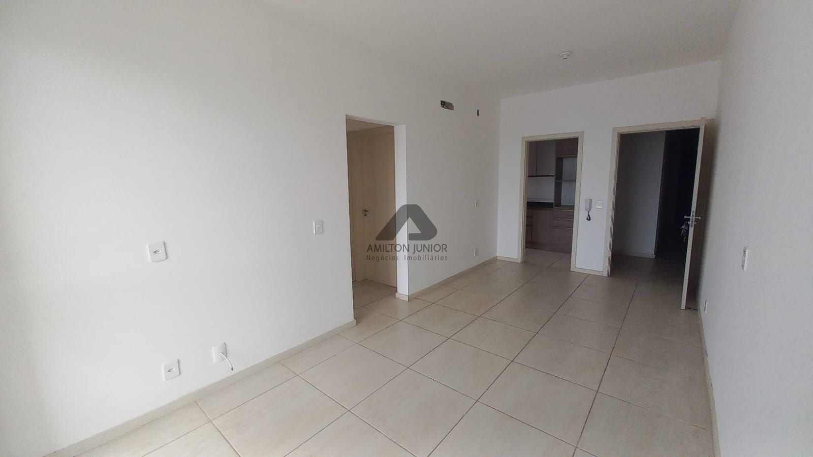 Apartamento para alugar com 2 quartos, 66m² - Foto 4