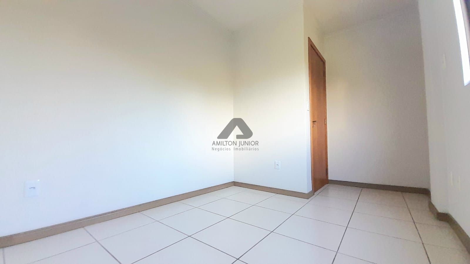 Apartamento à venda com 2 quartos, 64m² - Foto 7