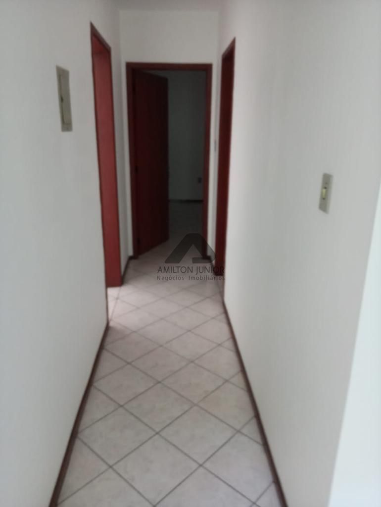 Apartamento à venda com 1 quarto, 42m² - Foto 2