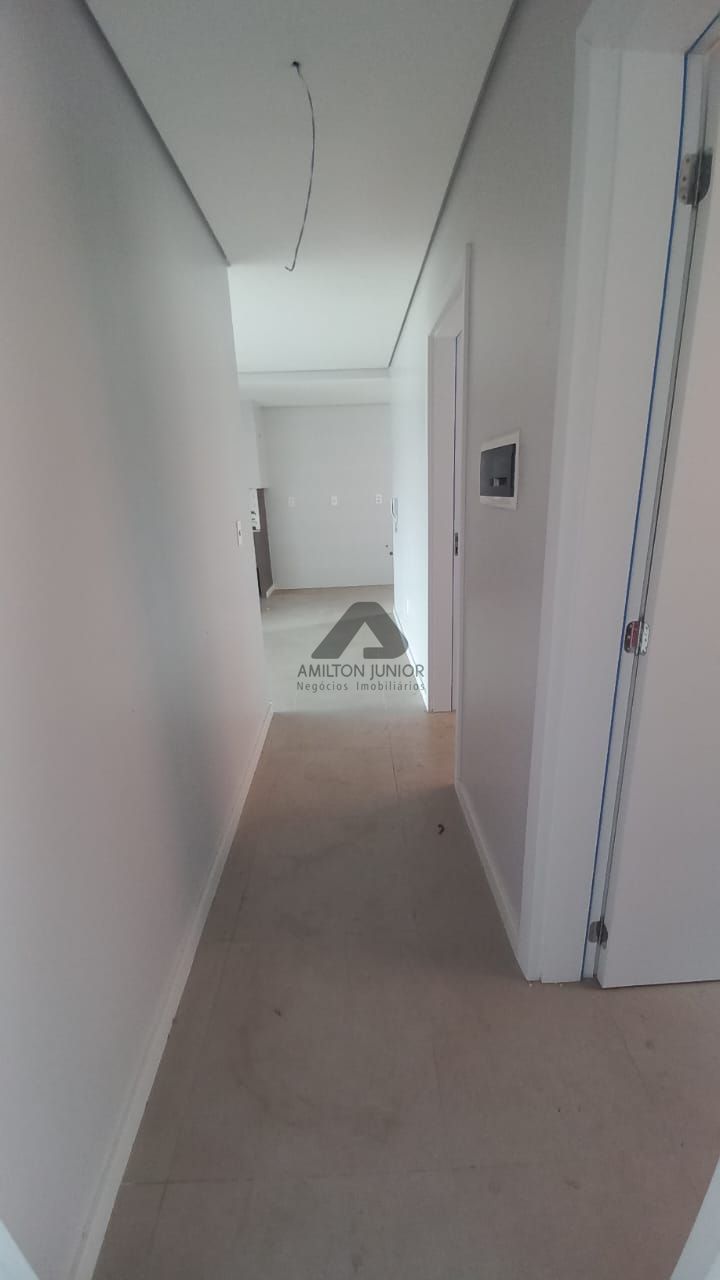 Apartamento à venda com 2 quartos, 67m² - Foto 9