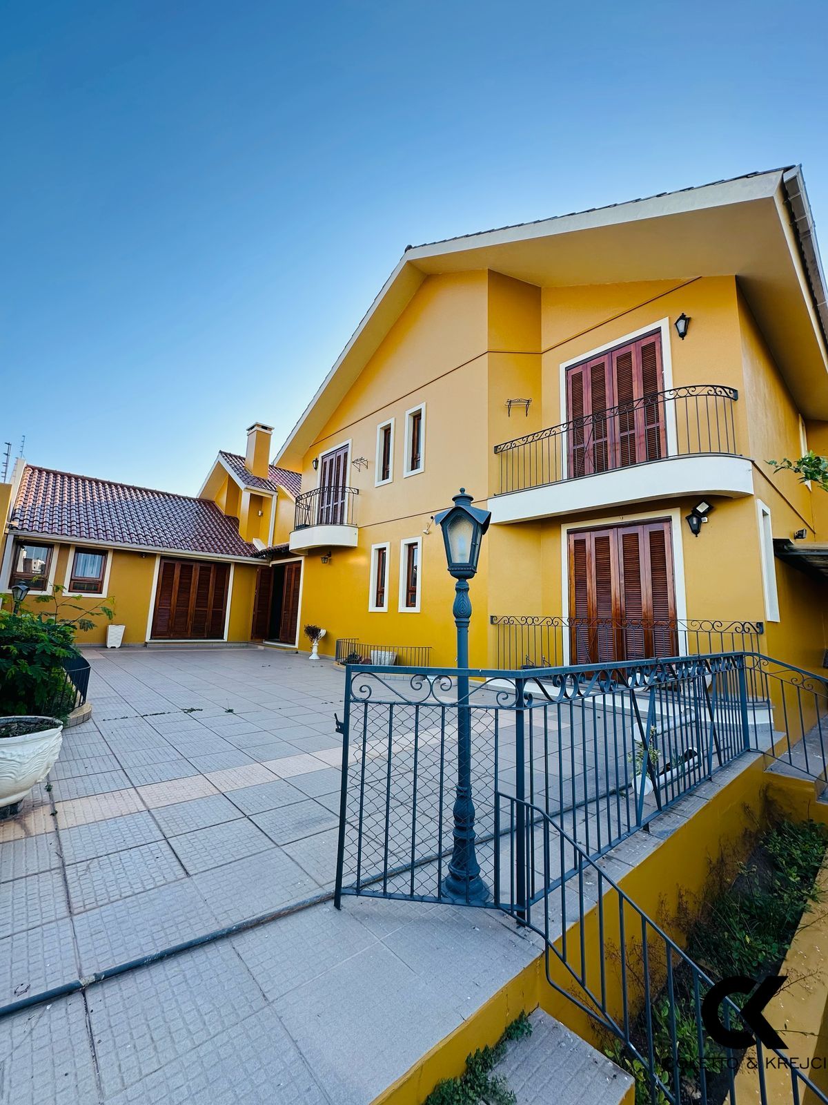 Casa, 3 quartos, 247 m² - Foto 1