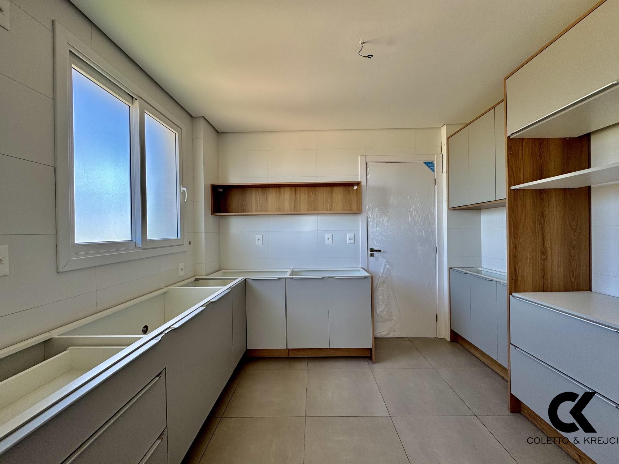 Apartamento à venda com 3 quartos, 135m² - Foto 5