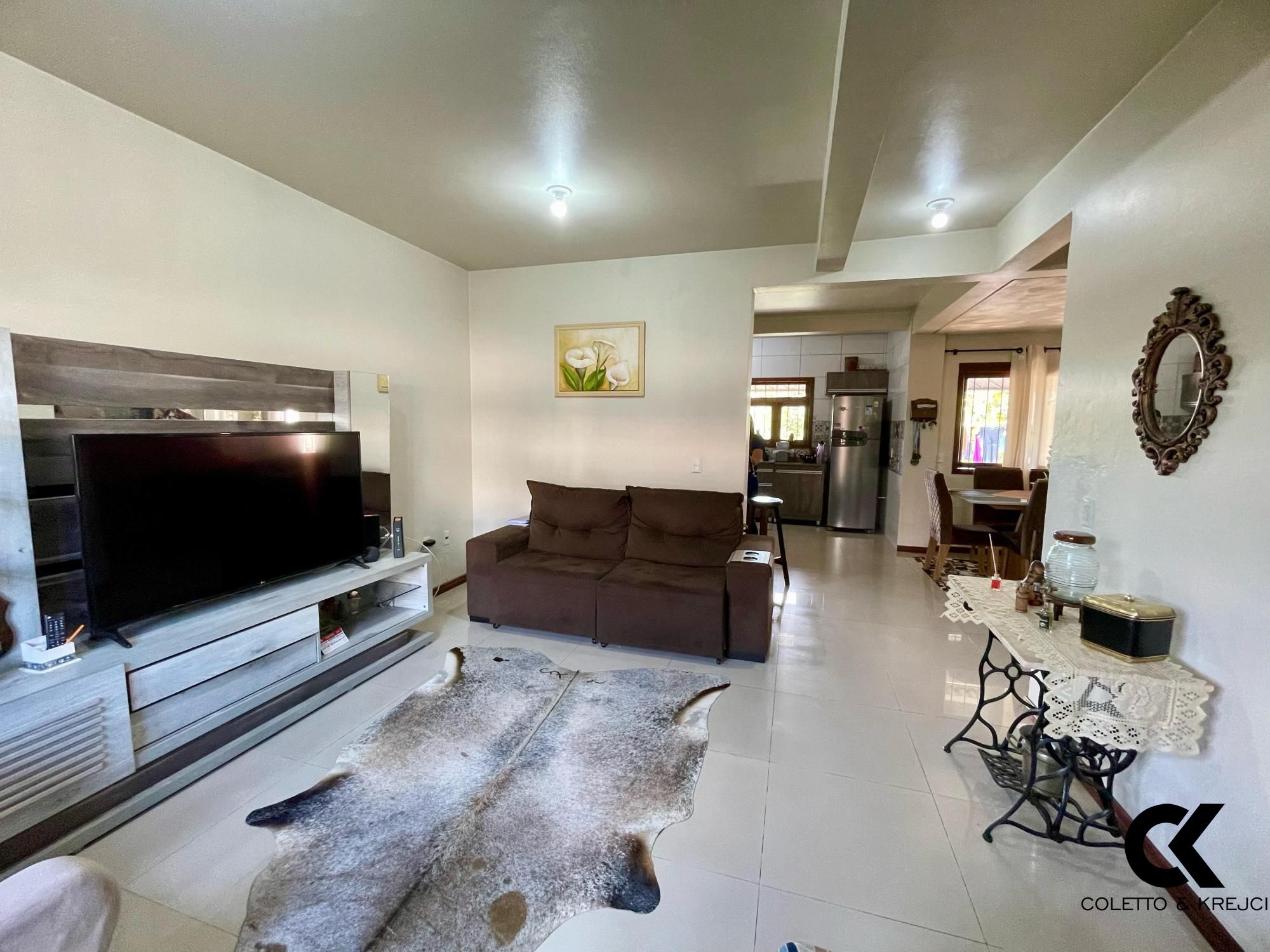 Casa à venda com 3 quartos, 160m² - Foto 2