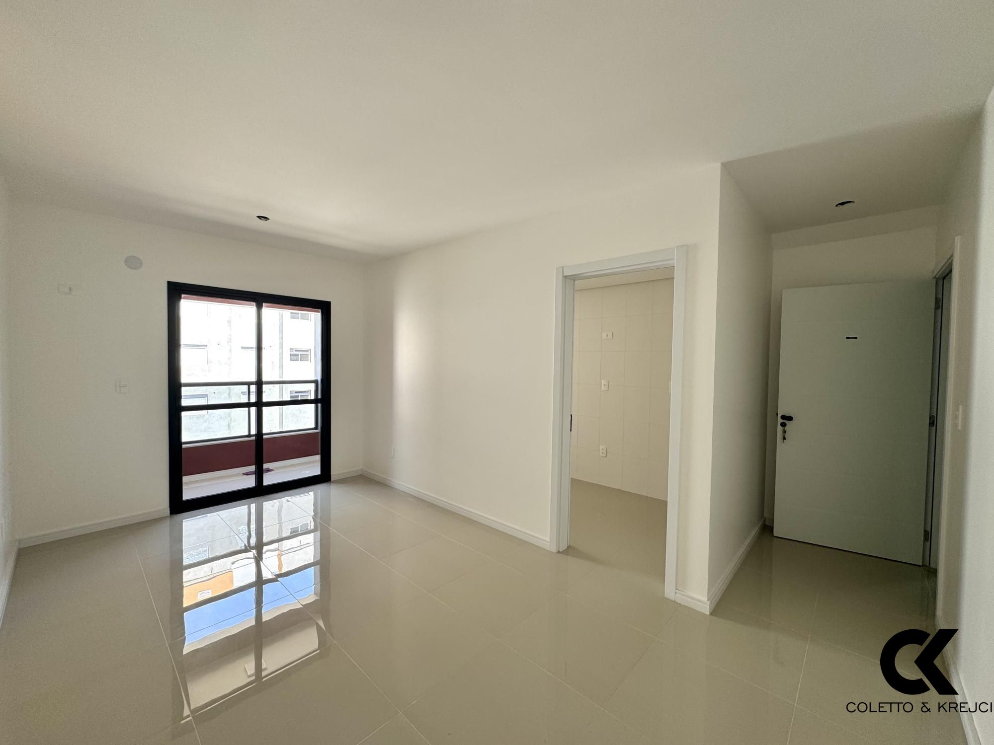 Apartamento à venda com 2 quartos, 84m² - Foto 2