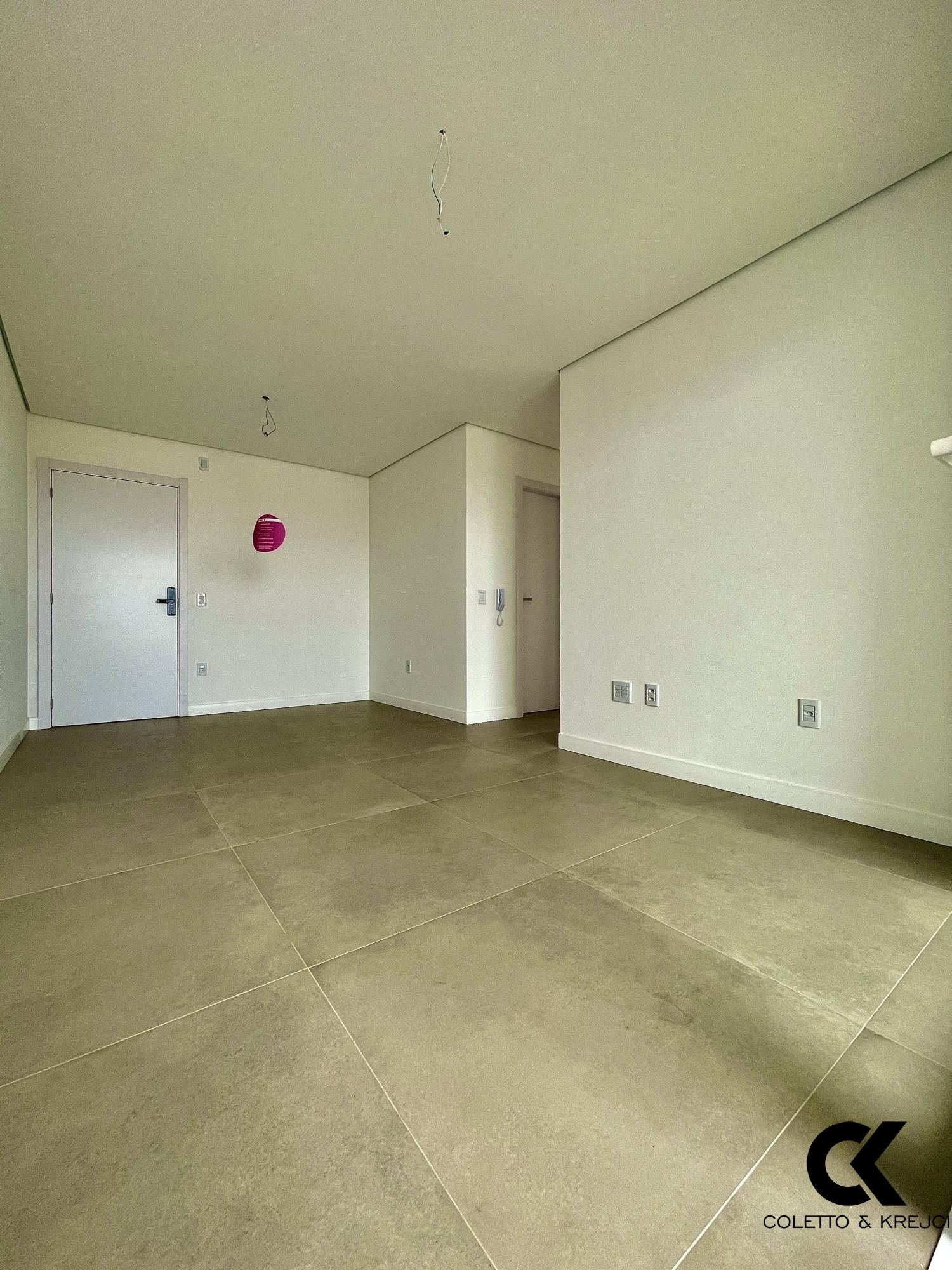 Apartamento à venda com 2 quartos, 66m² - Foto 14