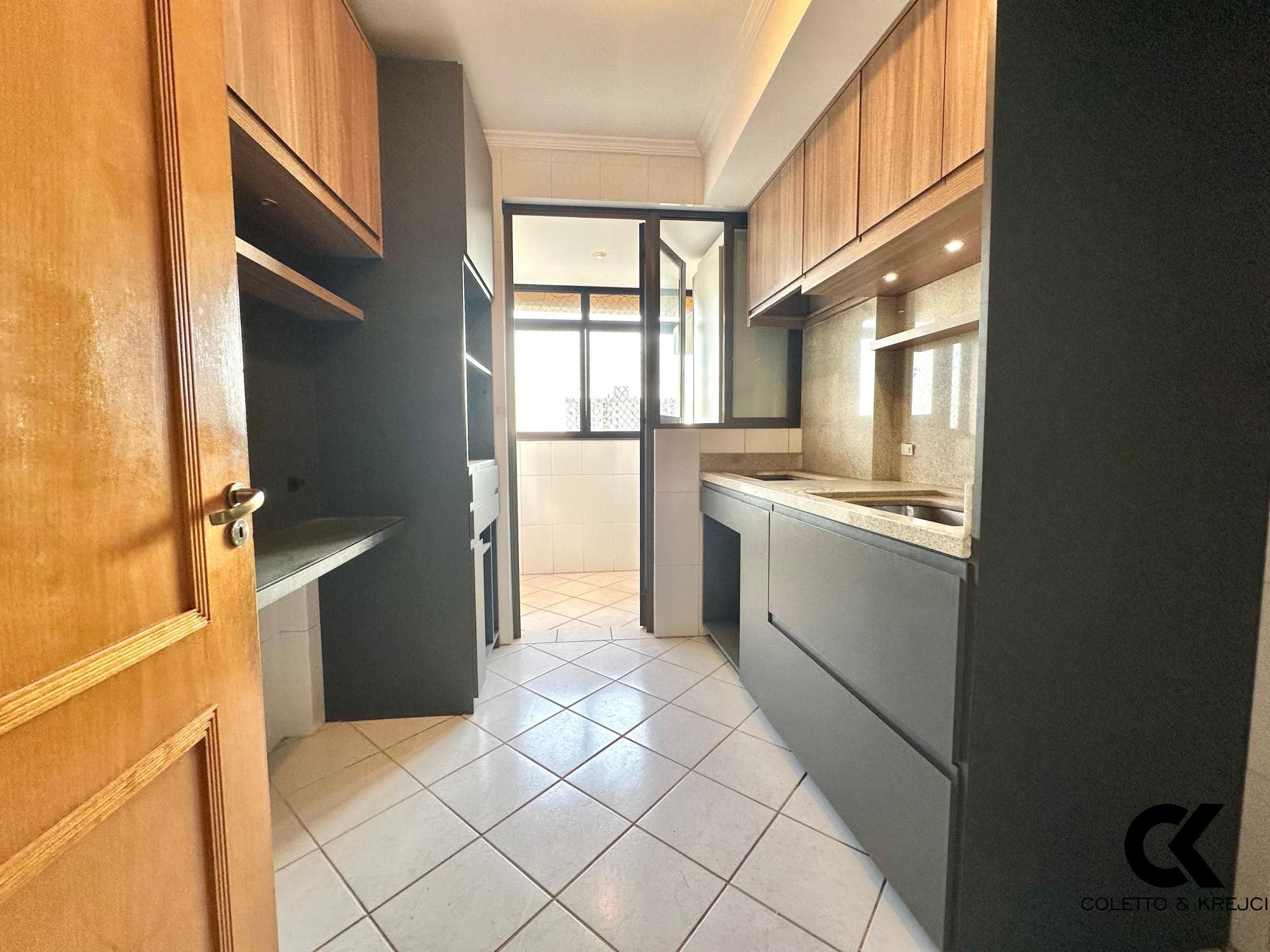 Apartamento à venda com 2 quartos, 102m² - Foto 5