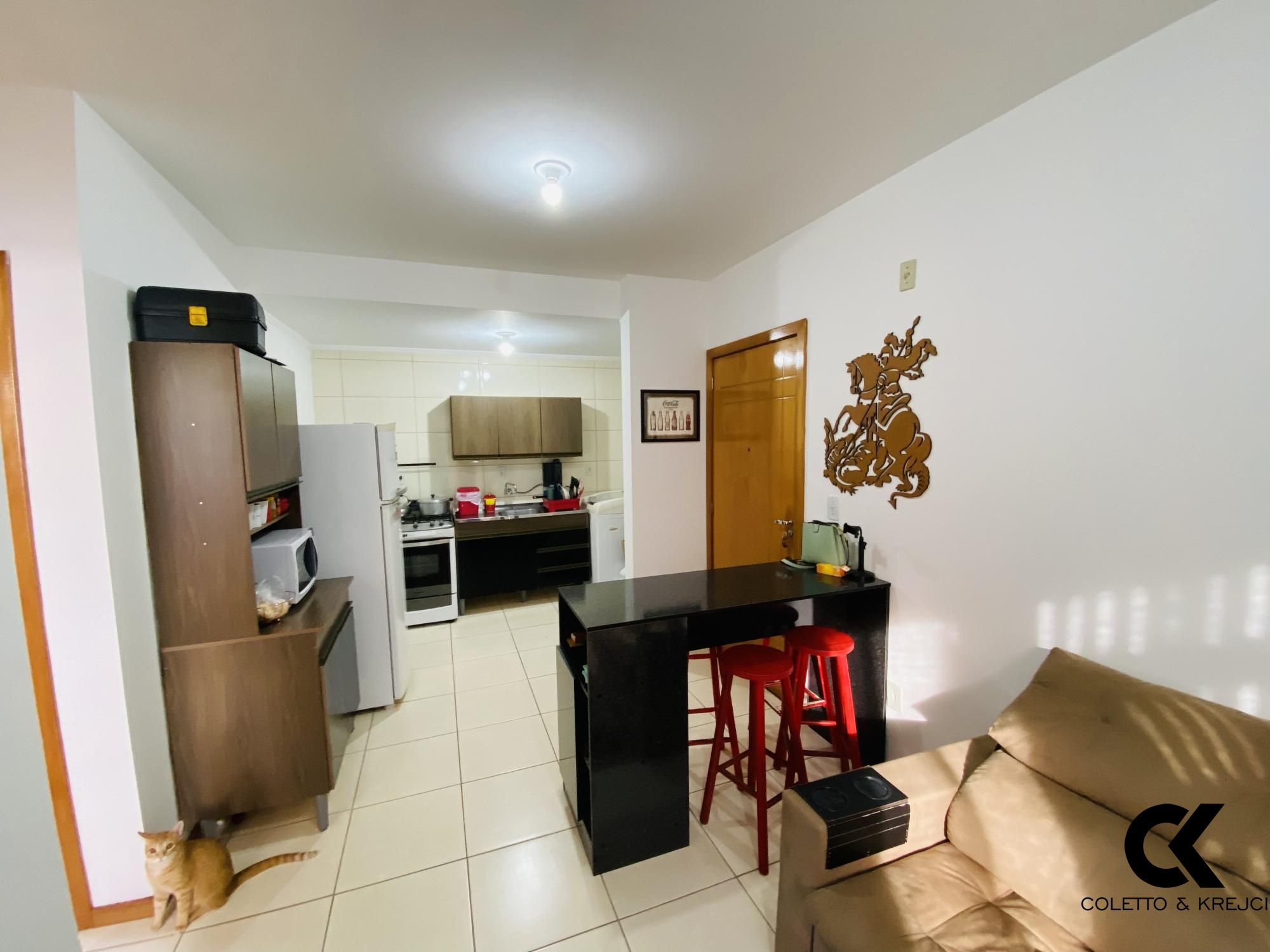 Apartamento à venda com 2 quartos, 64m² - Foto 3