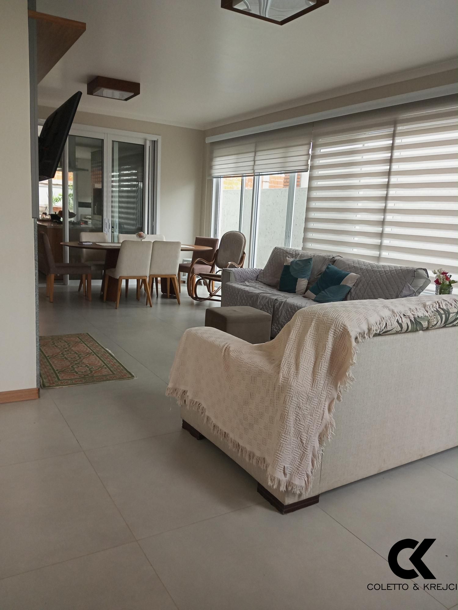 Casa de Condomínio à venda com 3 quartos, 288m² - Foto 3