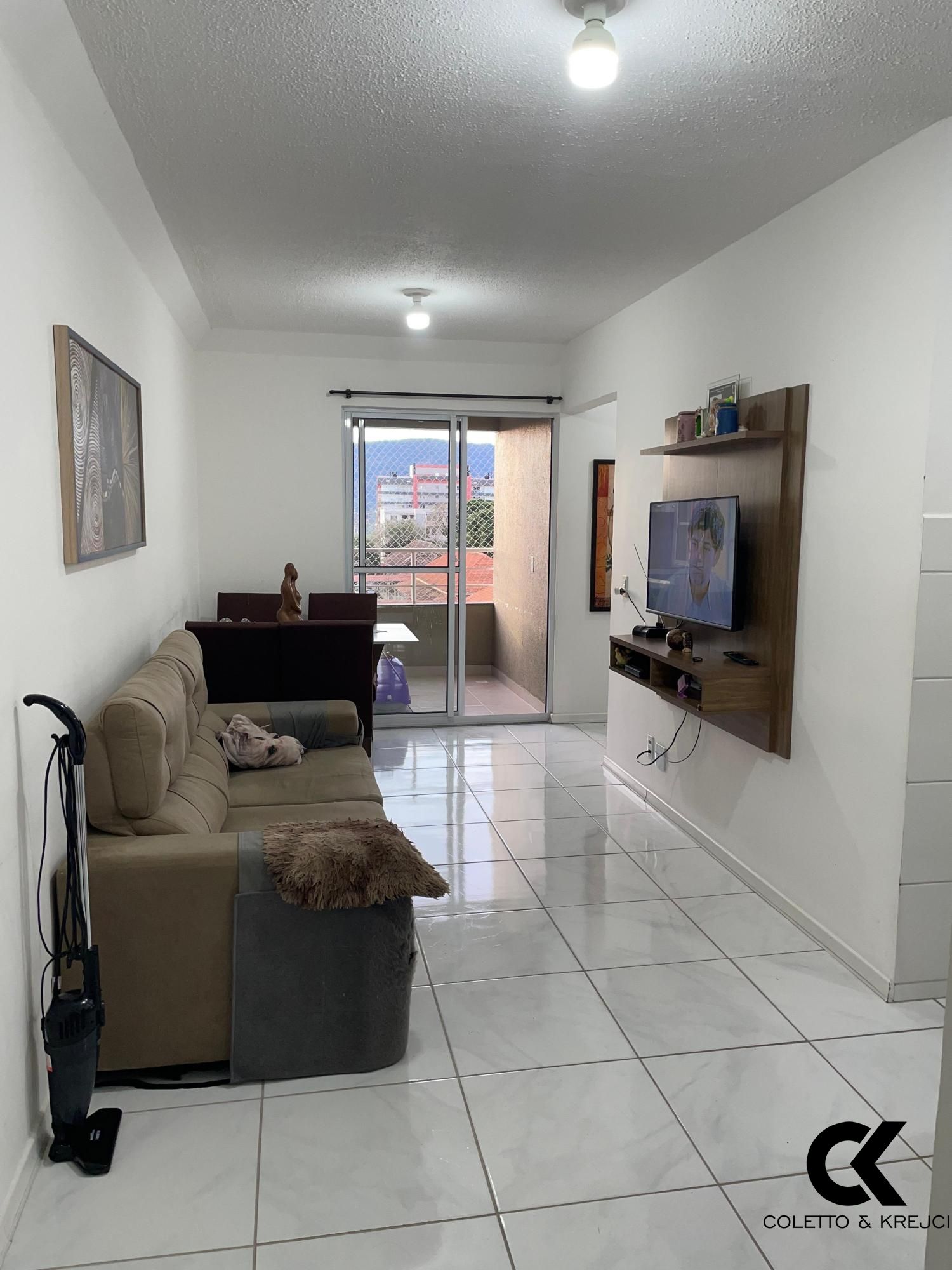 Apartamento à venda com 2 quartos, 60m² - Foto 2