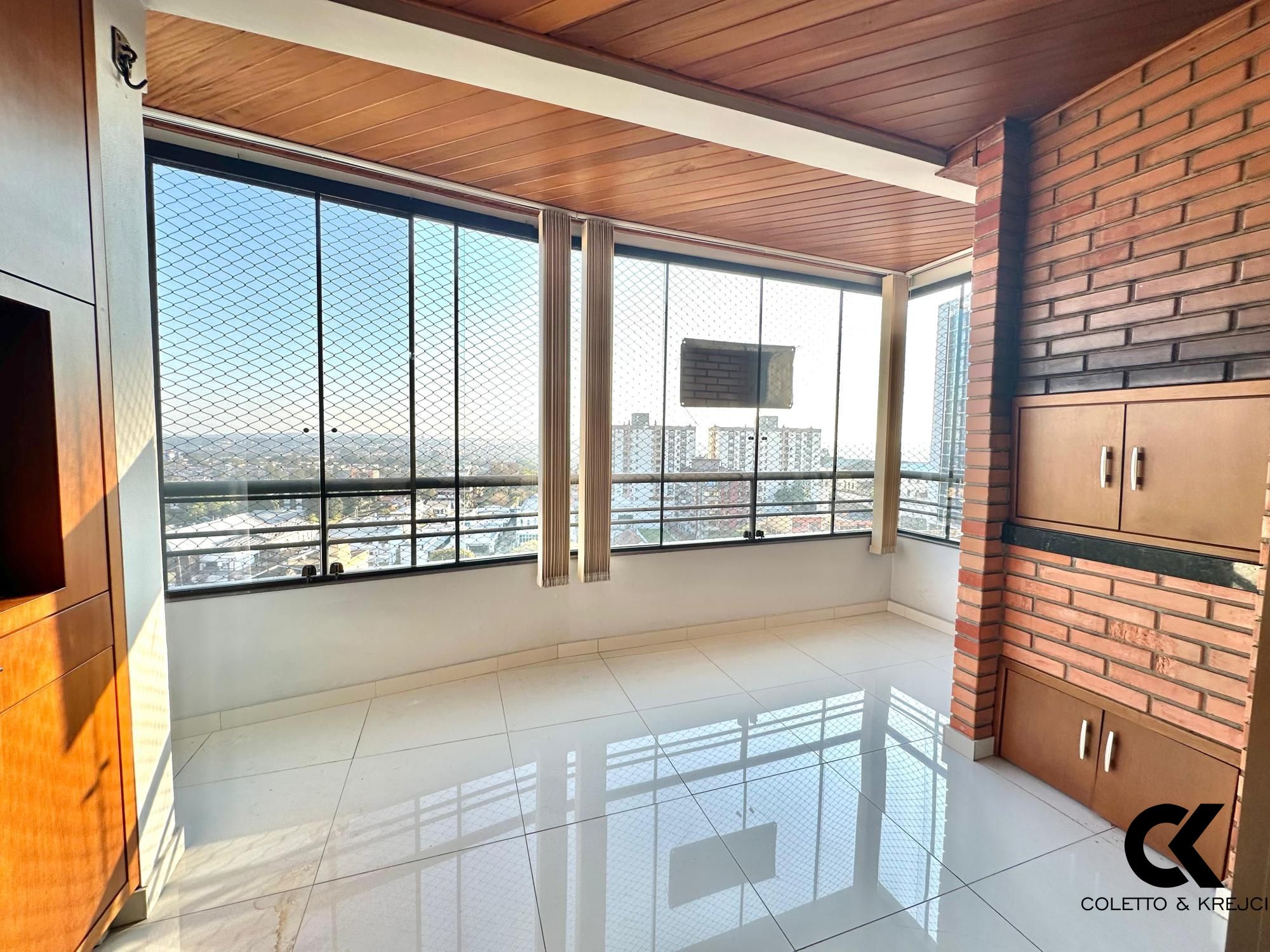 Apartamento à venda com 3 quartos, 124m² - Foto 4