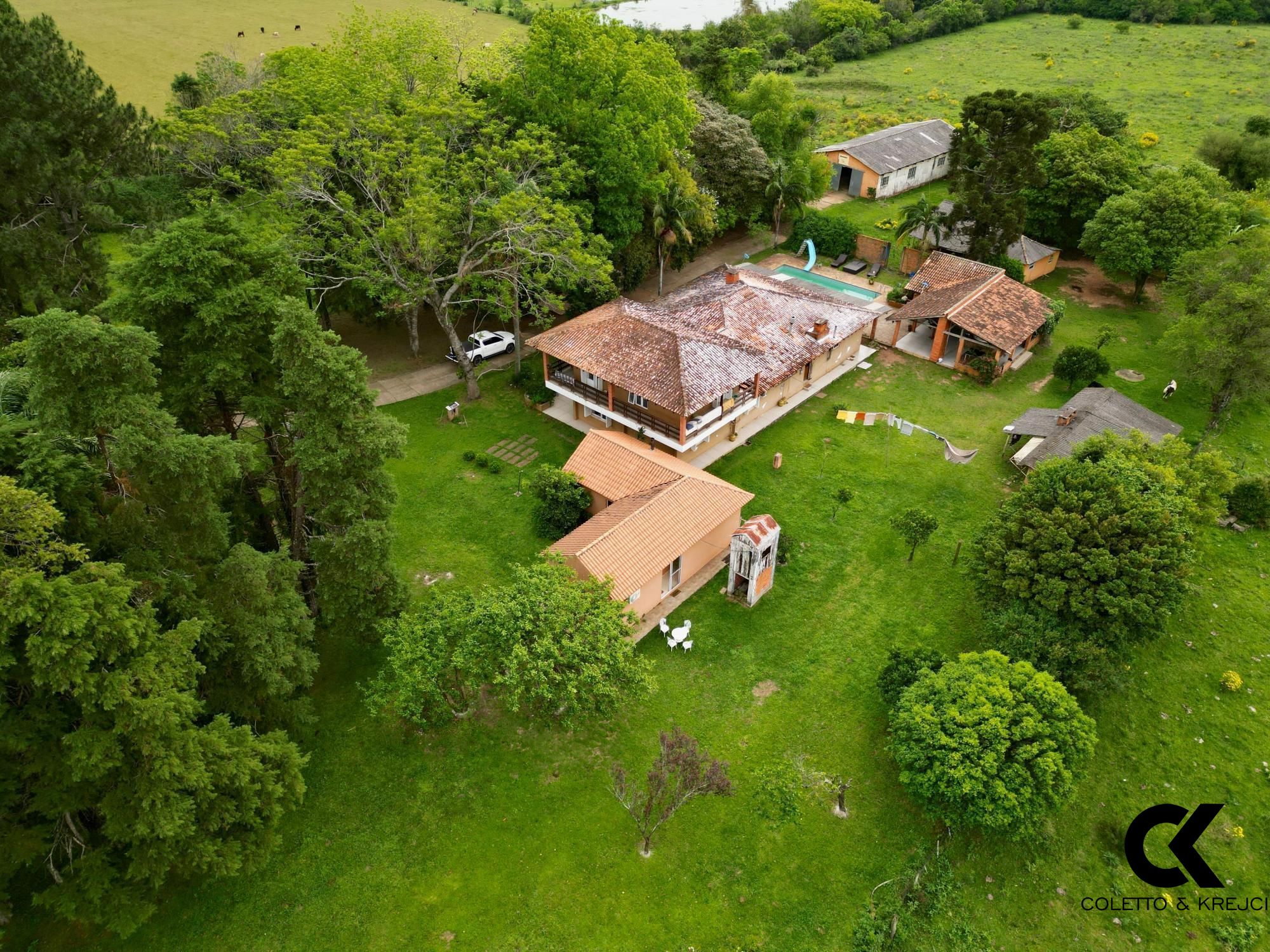 Fazenda à venda com 4 quartos, 130000m² - Foto 1