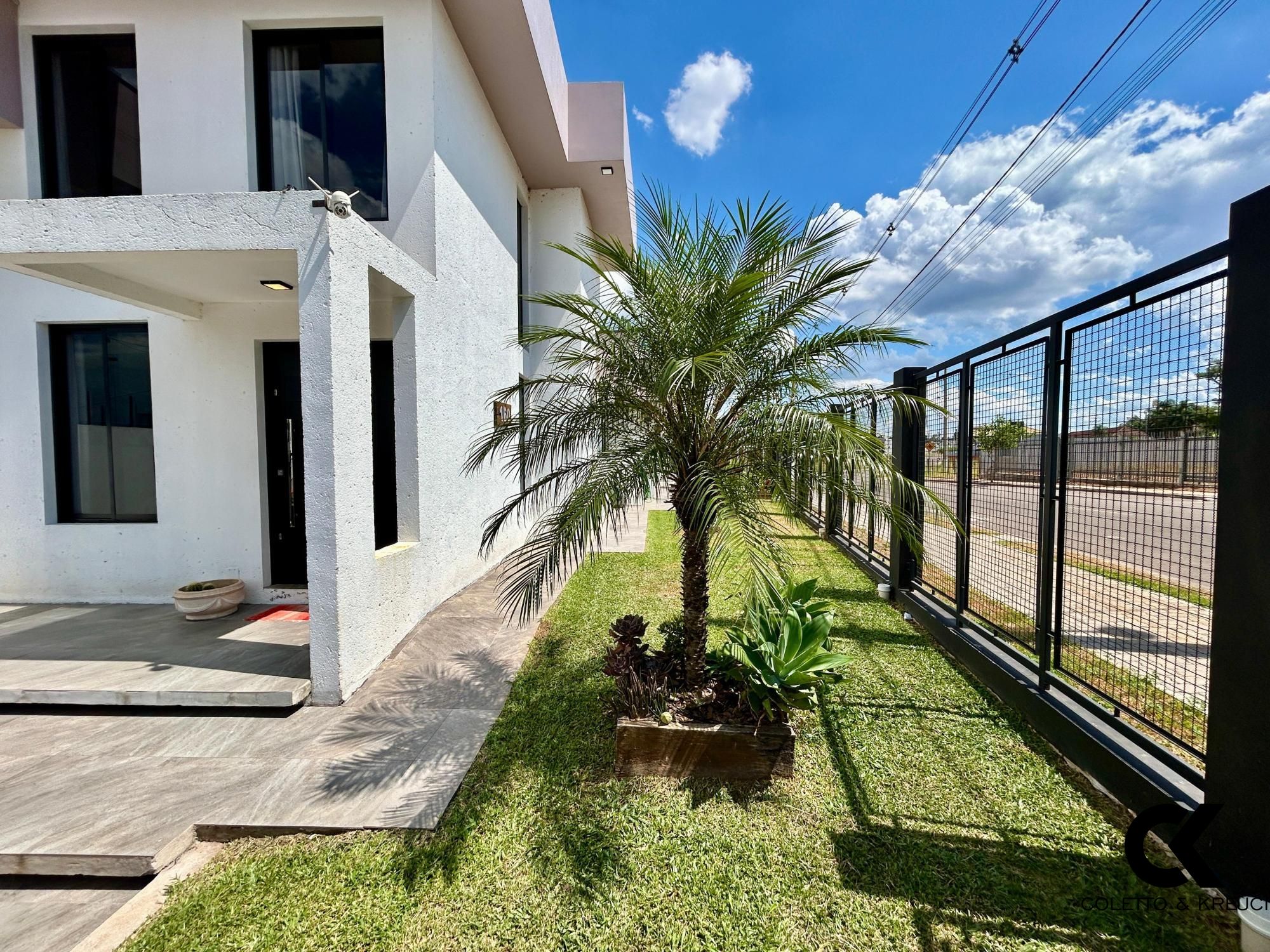 Casa à venda com 3 quartos, 224m² - Foto 5