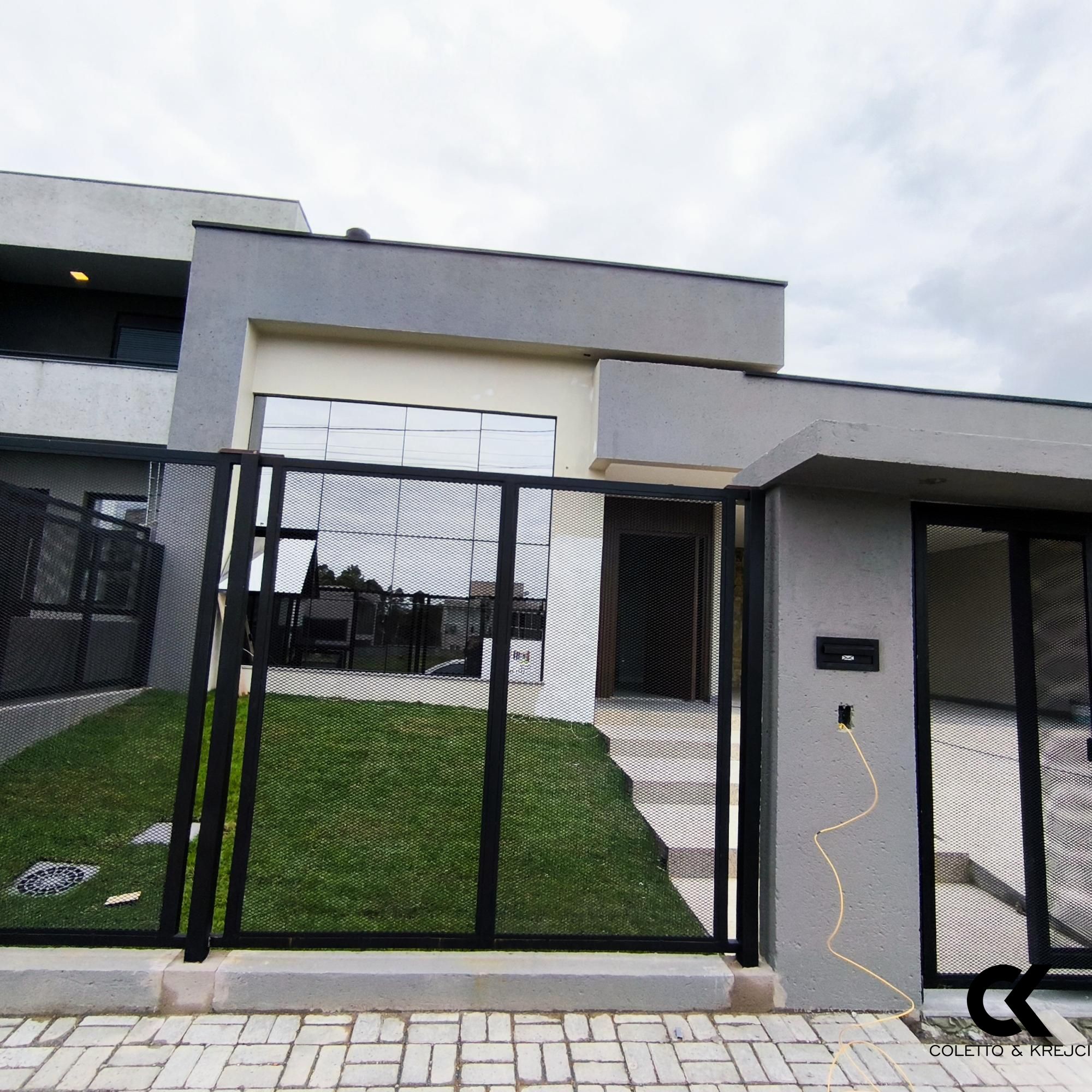 Casa, 4 quartos, 240 m² - Foto 1