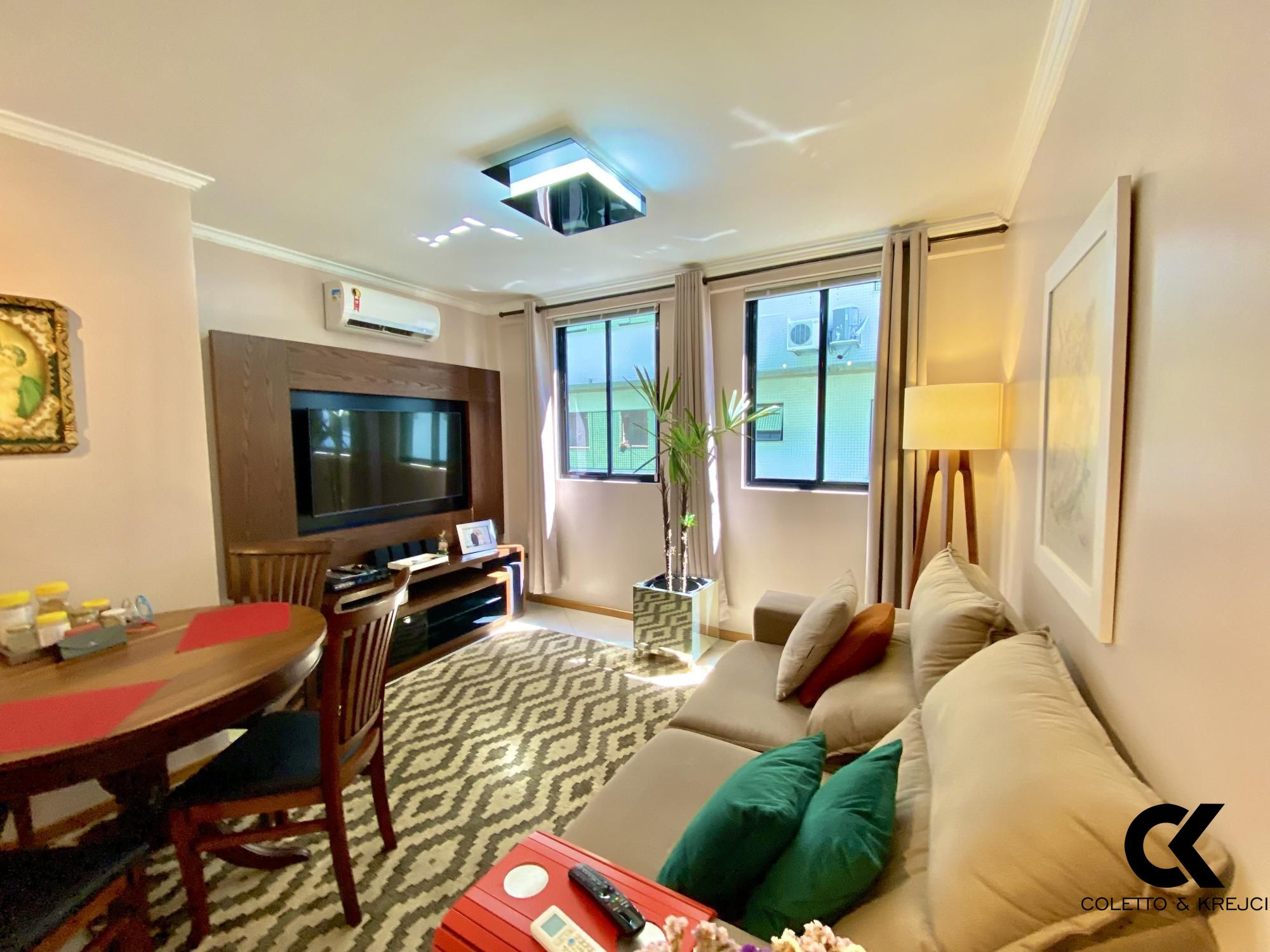 Apartamento à venda com 2 quartos, 68m² - Foto 4
