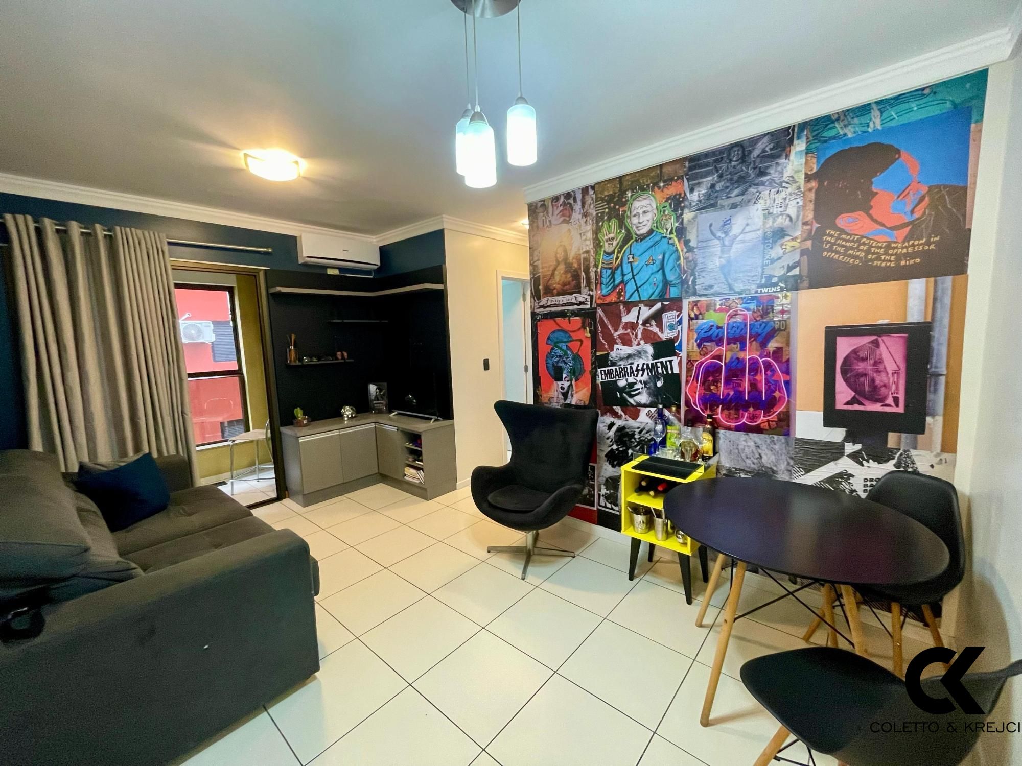 Apartamento à venda com 2 quartos, 58m² - Foto 1