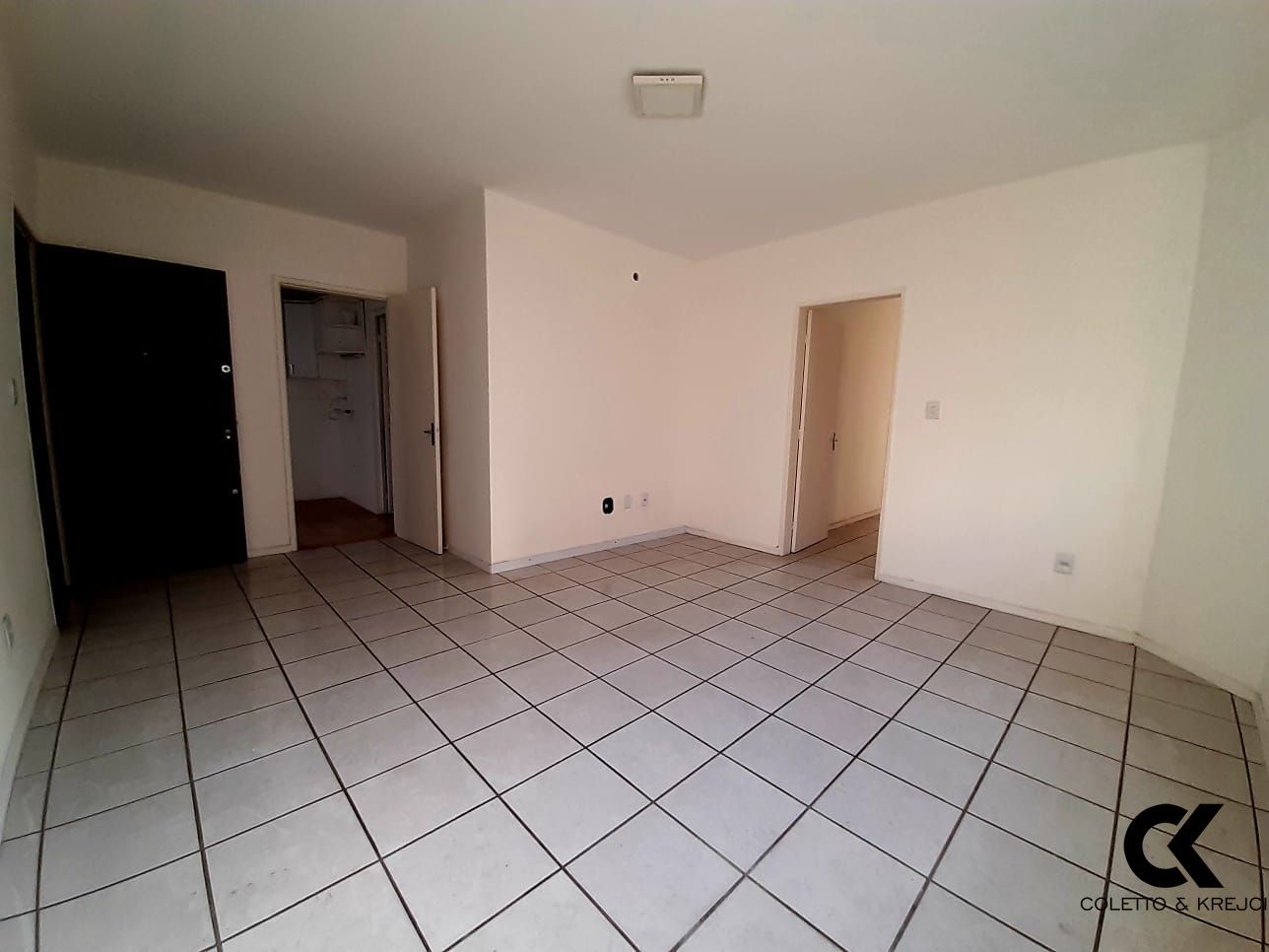 Apartamento à venda com 2 quartos, 98m² - Foto 2