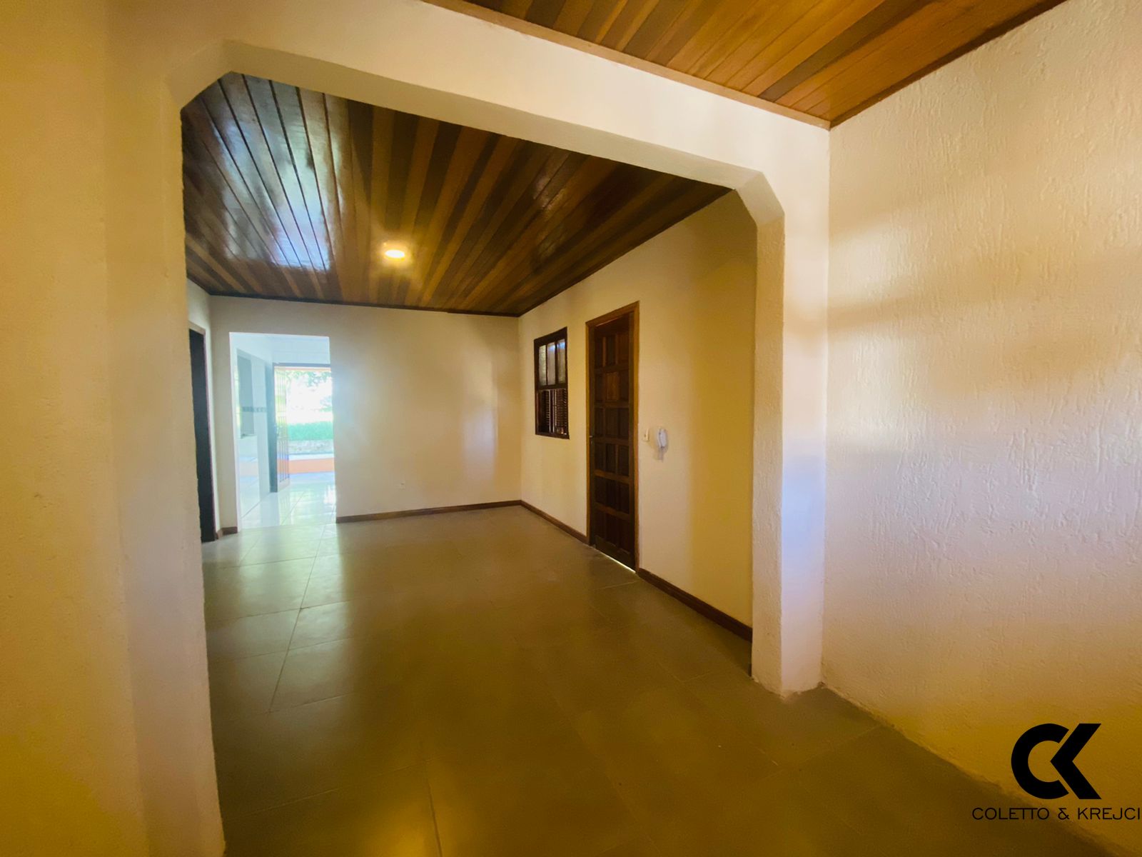 Casa à venda com 2 quartos, 100m² - Foto 13