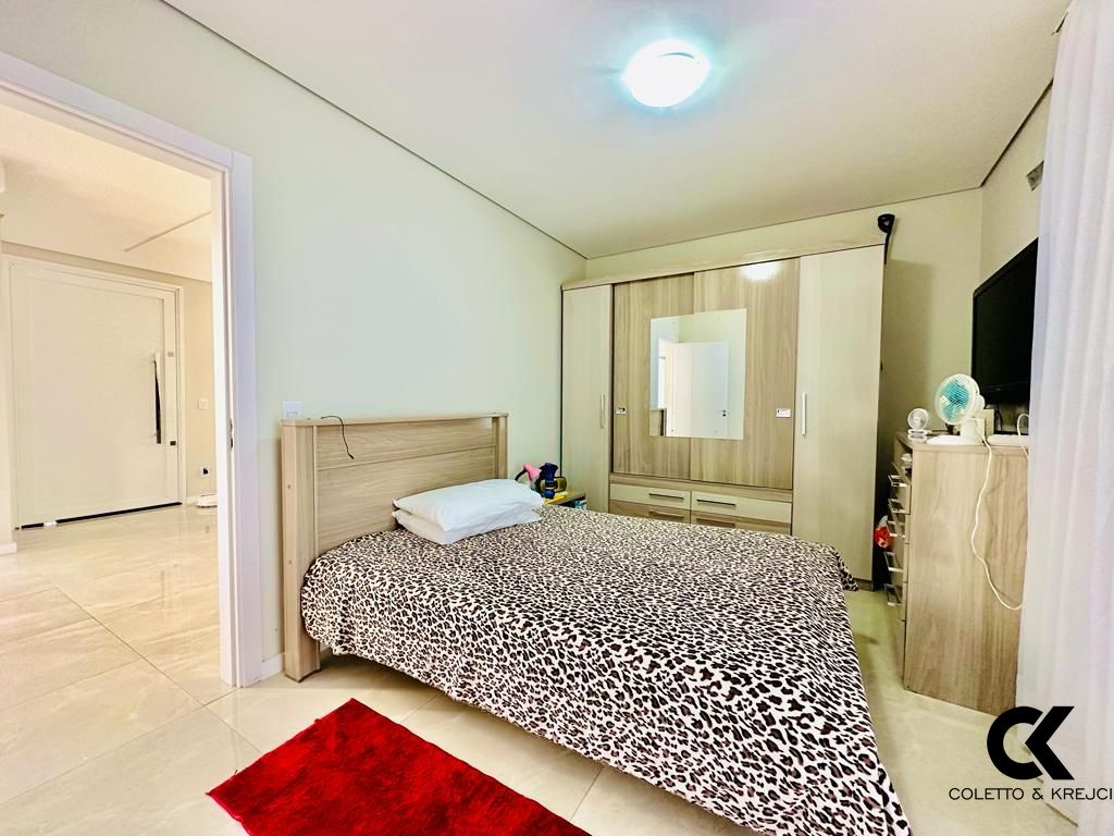 Casa, 4 quartos, 240 m² - Foto 28