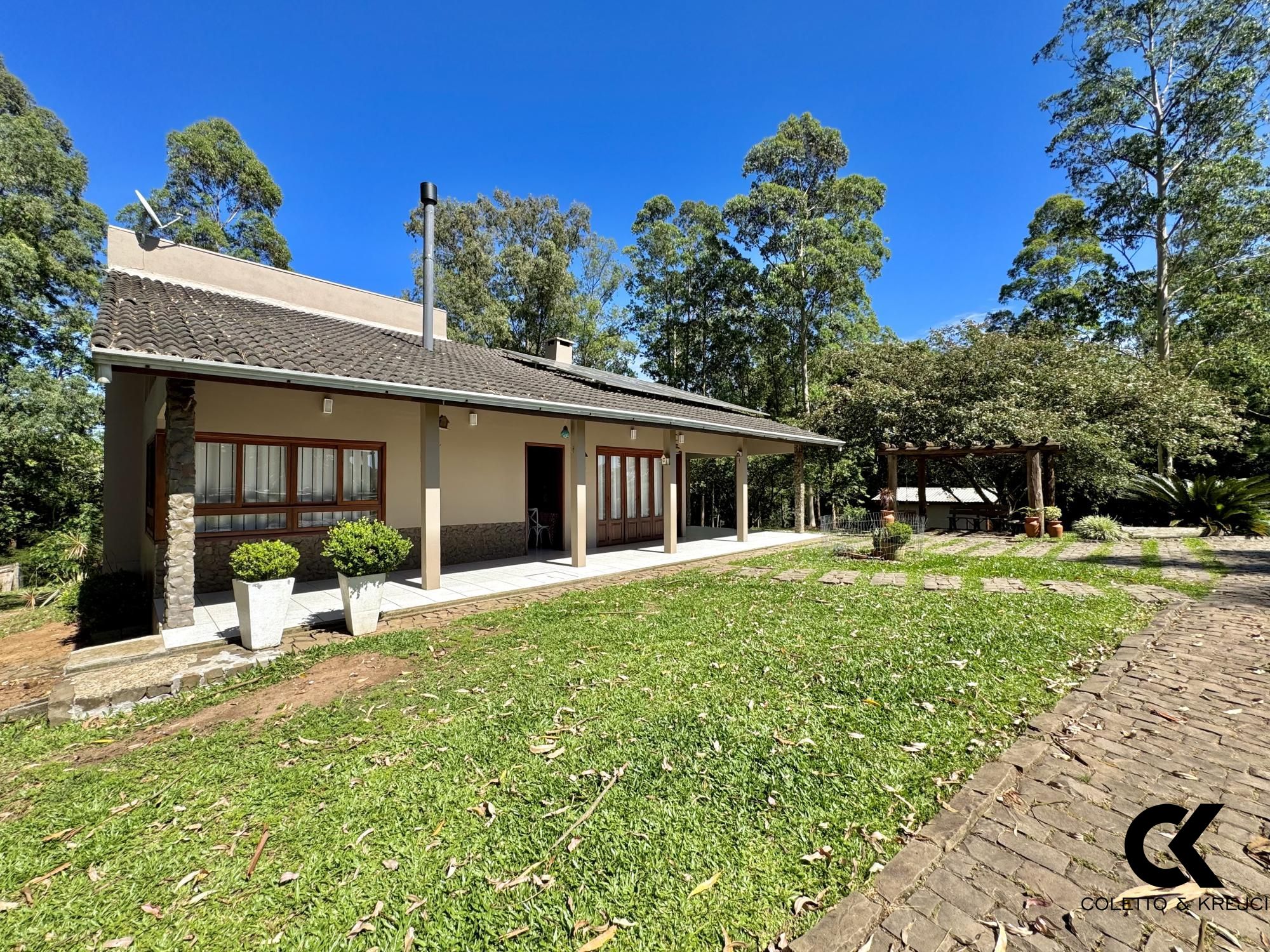 Chácara à venda com 2 quartos, 200m² - Foto 18