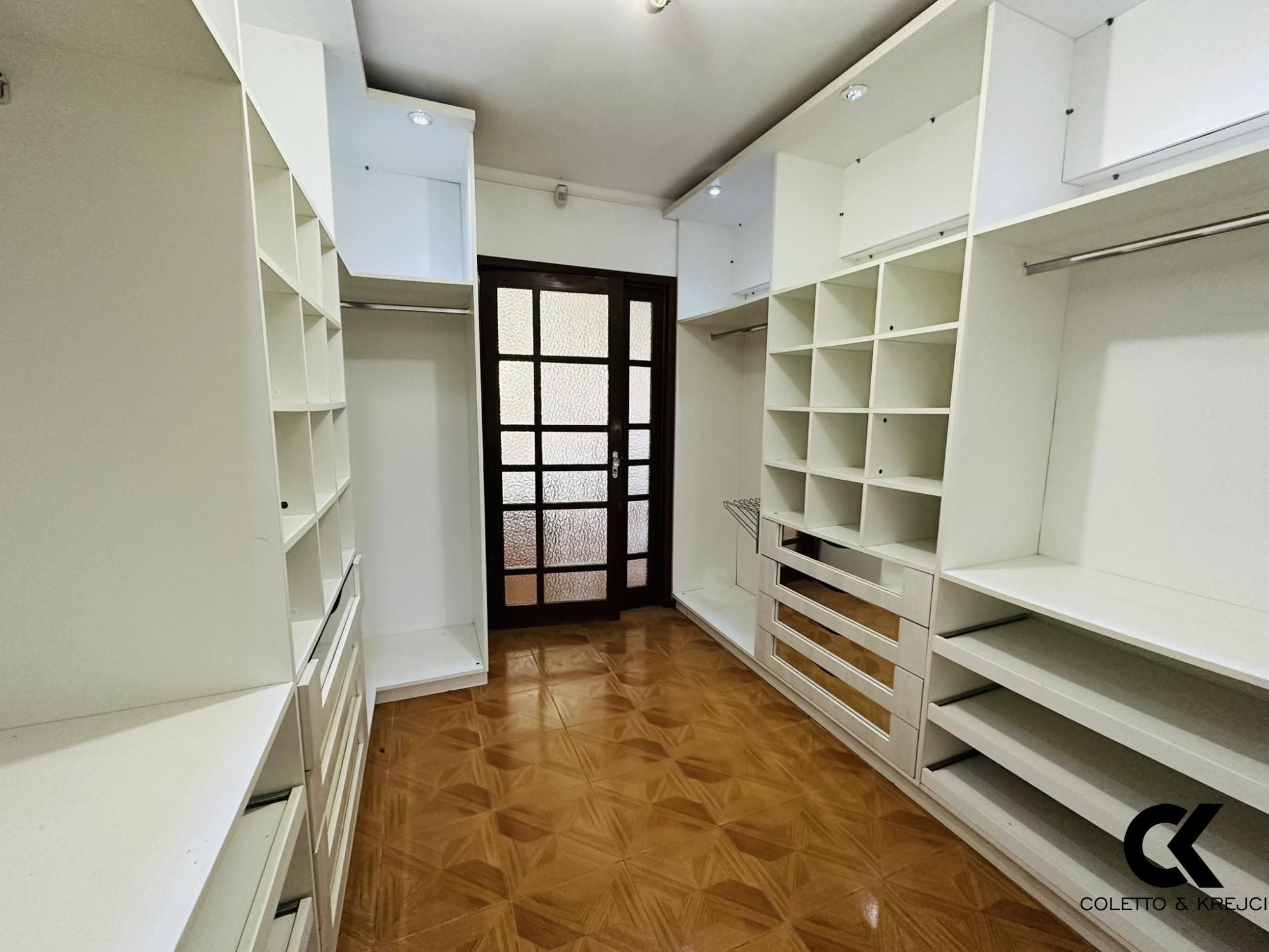 Casa à venda com 3 quartos, 180m² - Foto 17