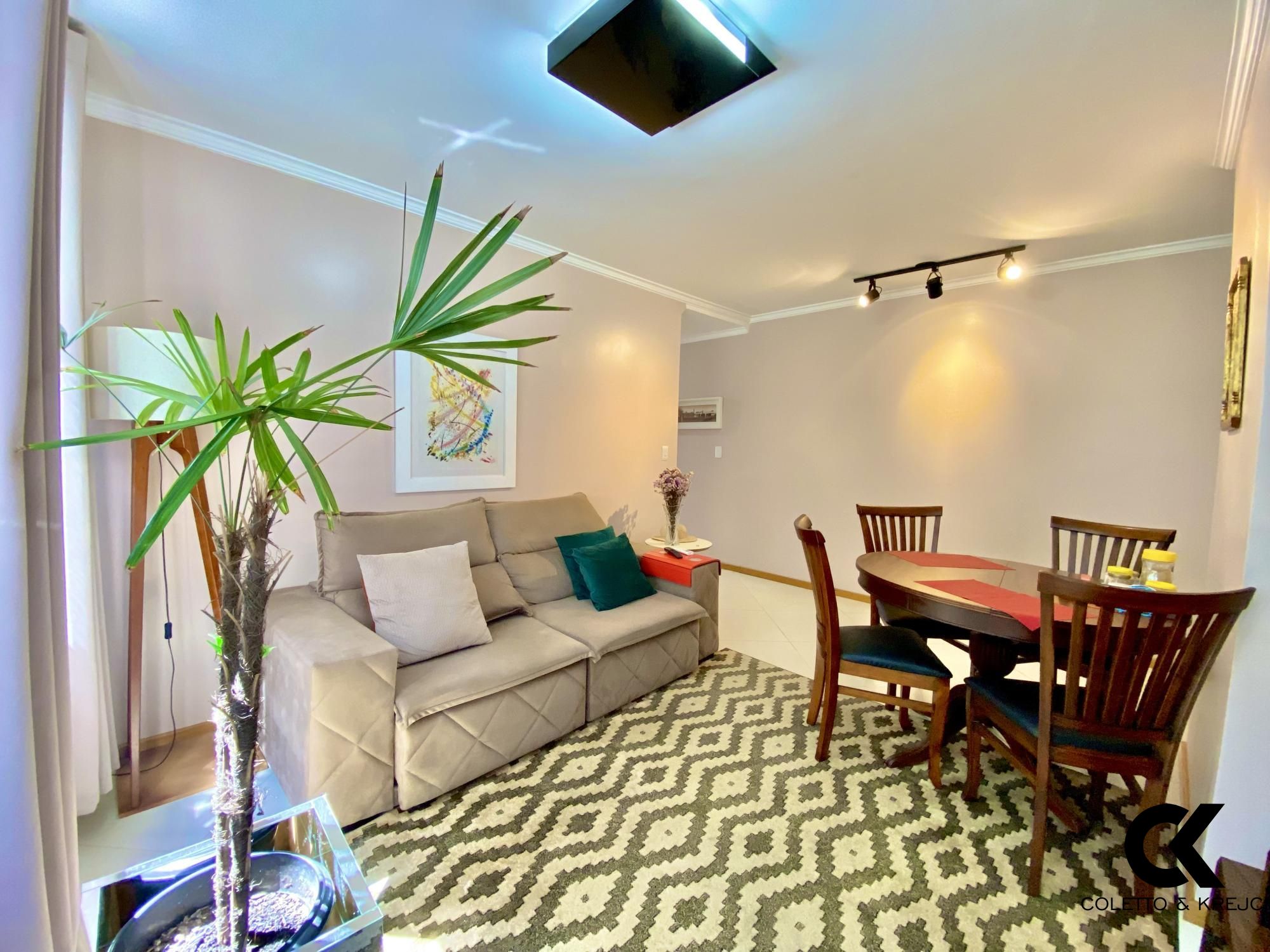 Apartamento à venda com 2 quartos, 68m² - Foto 2