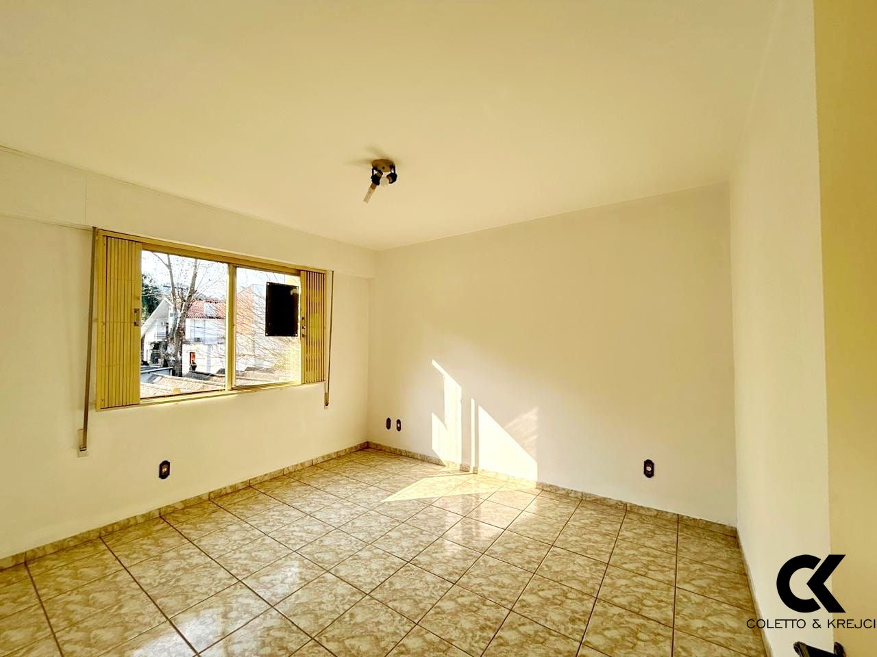 Apartamento à venda com 4 quartos, 111m² - Foto 3