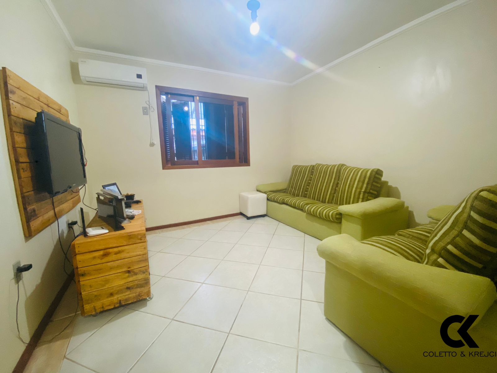 Casa à venda com 3 quartos, 200m² - Foto 2