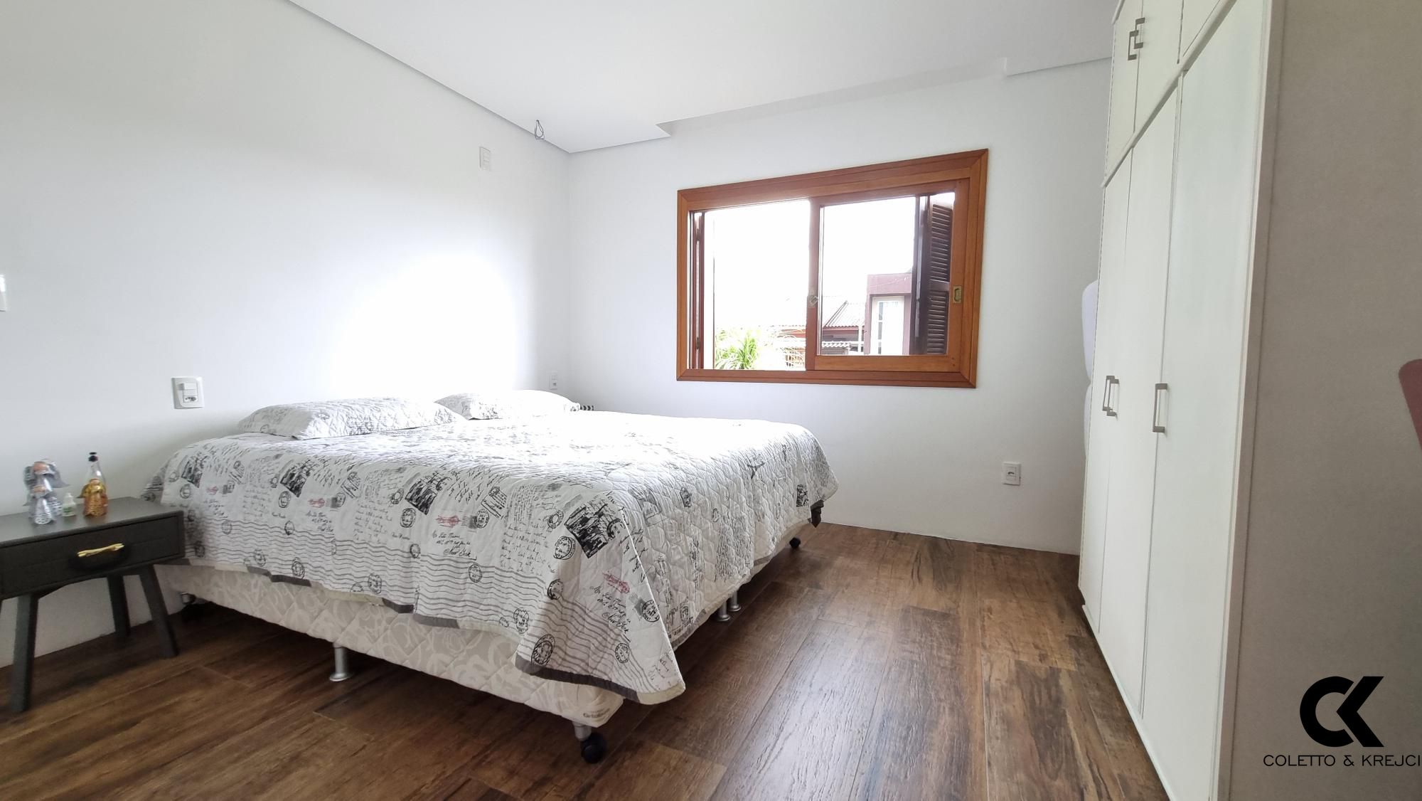Casa à venda com 3 quartos, 159m² - Foto 4
