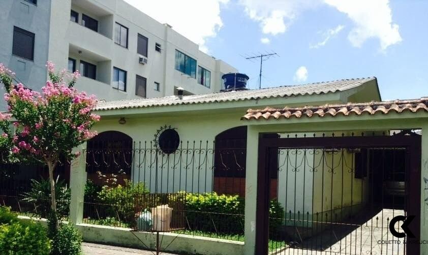 Casa à venda com 3 quartos, 200m² - Foto 2