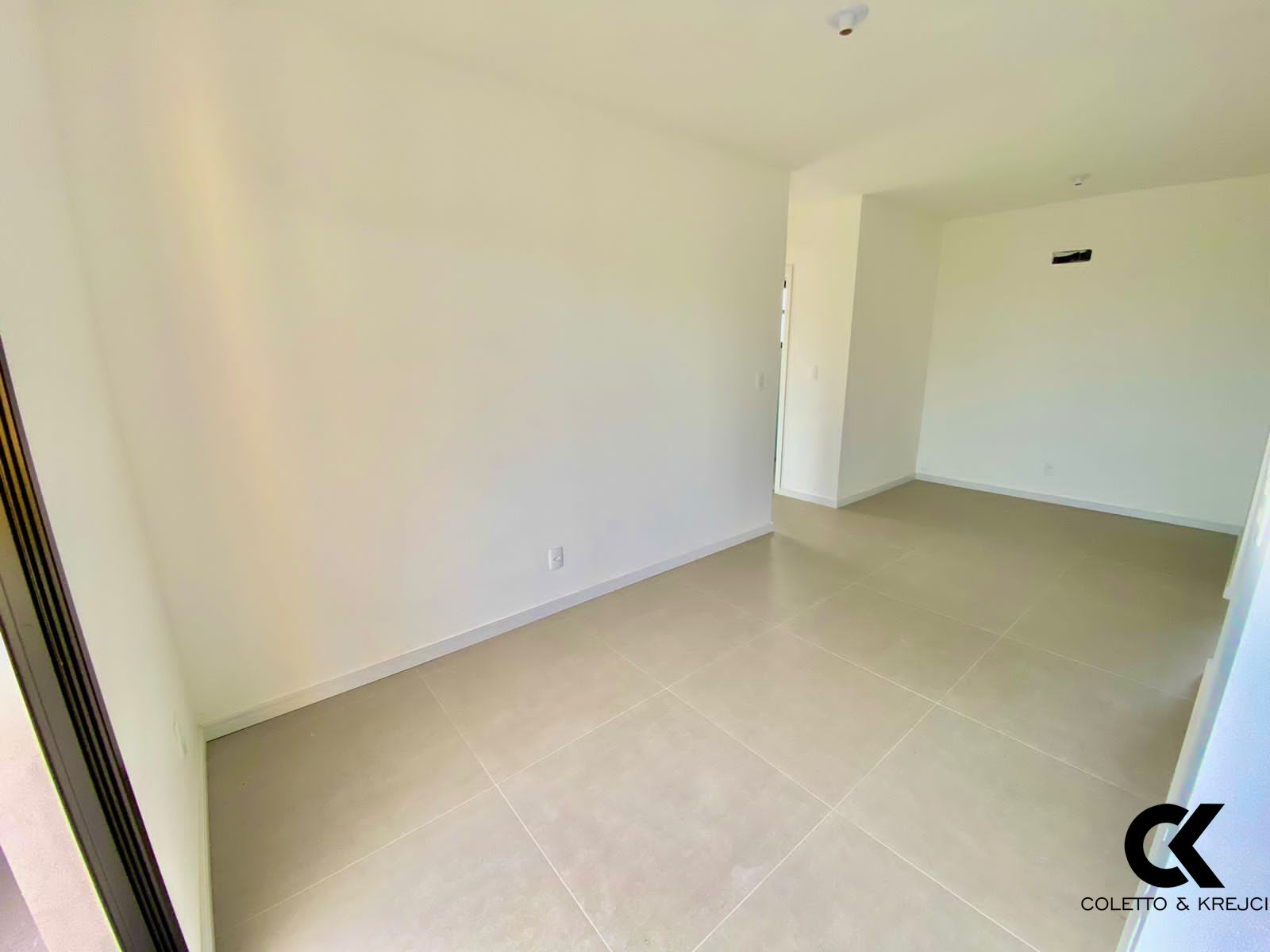 Apartamento à venda com 2 quartos, 80m² - Foto 4