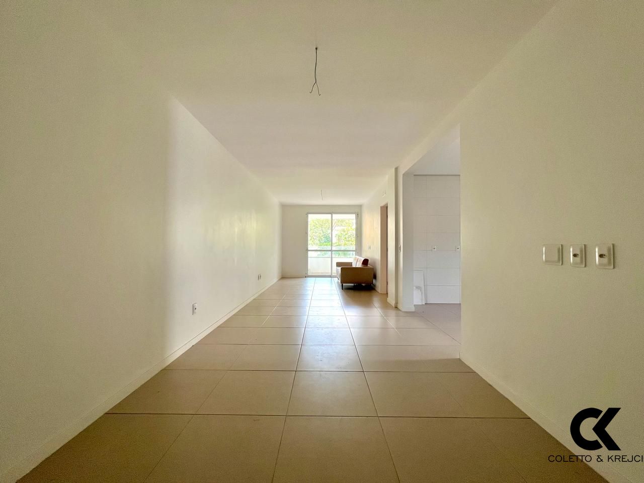 Apartamento à venda com 3 quartos, 118m² - Foto 2