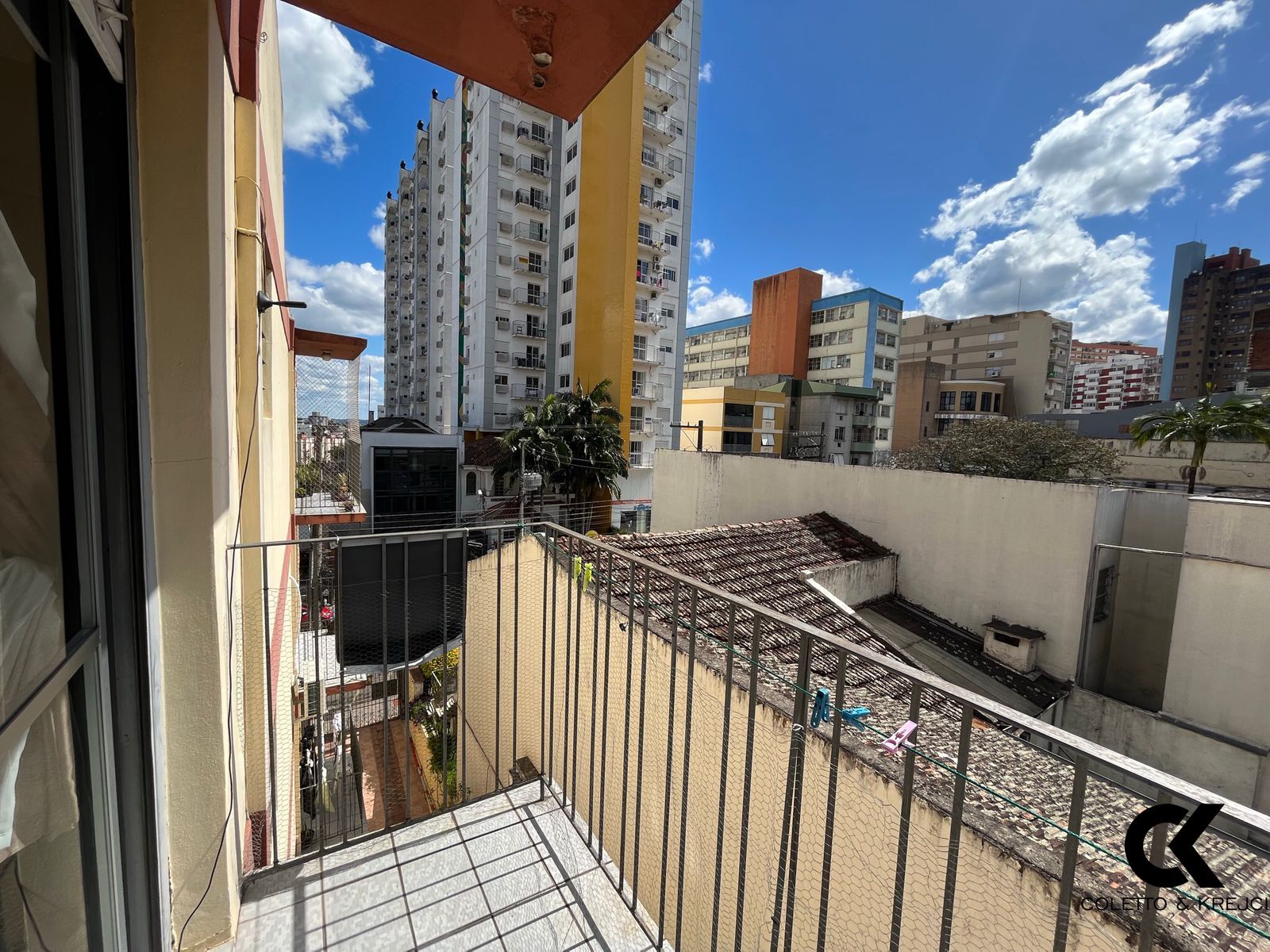 Apartamento à venda com 2 quartos, 77m² - Foto 3