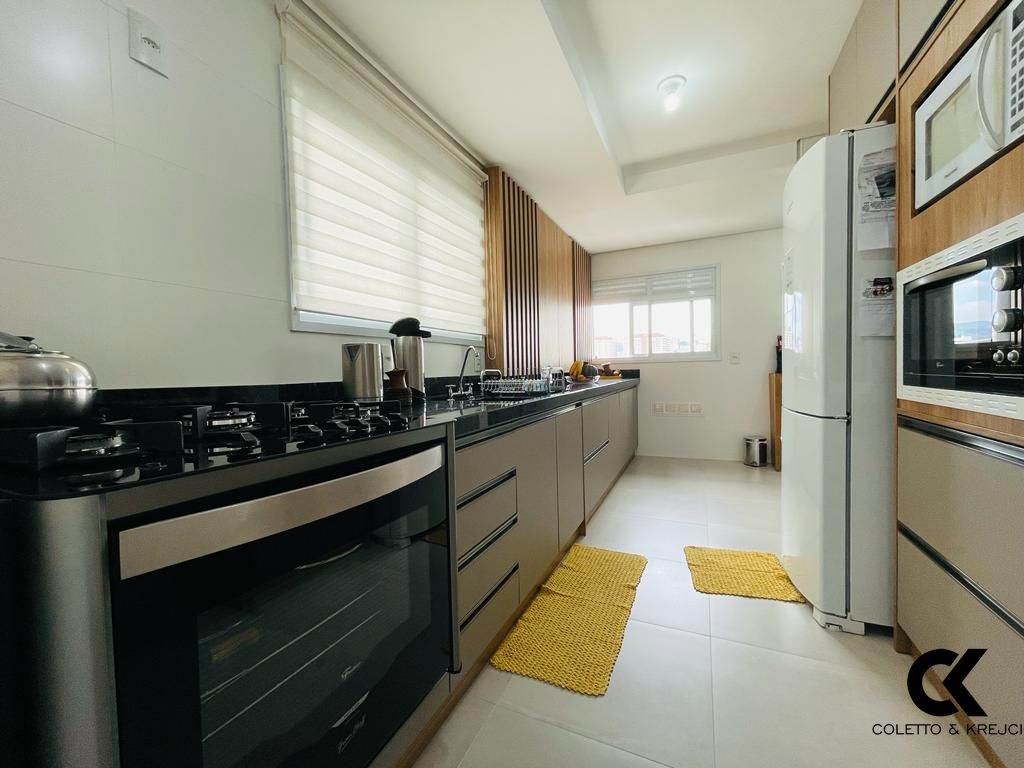 Apartamento à venda com 3 quartos, 131m² - Foto 15