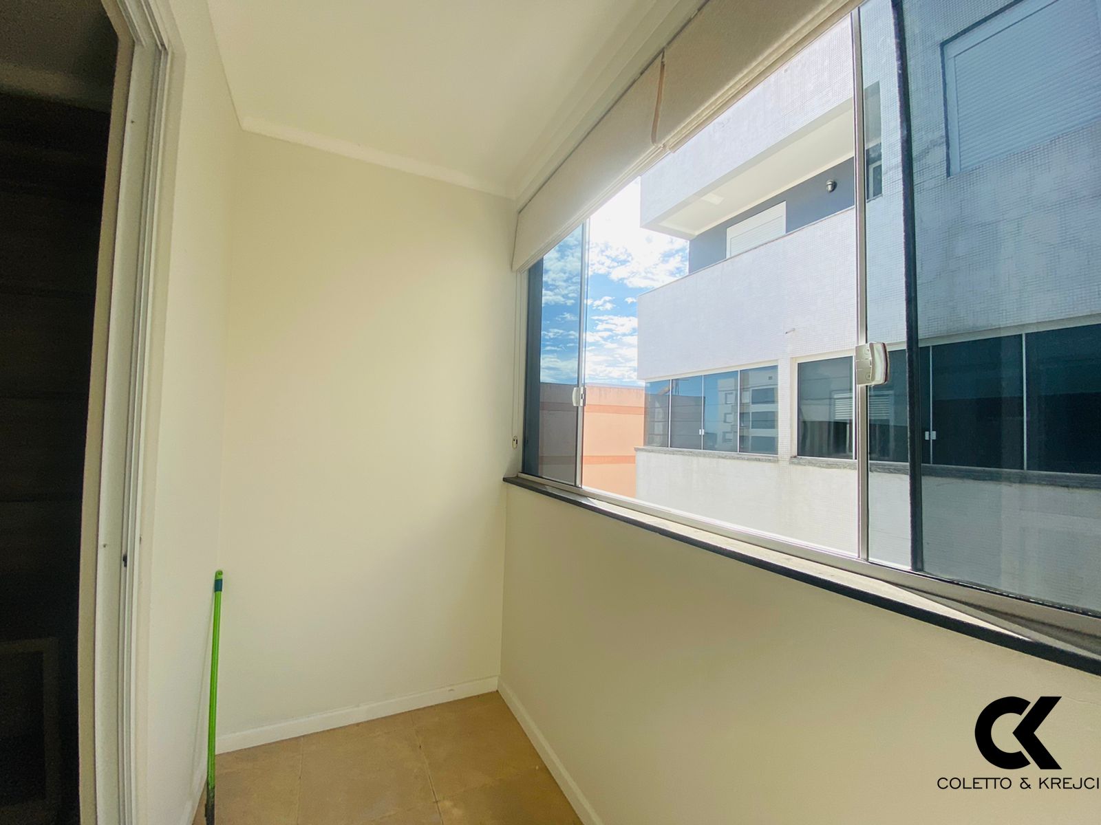 Apartamento à venda com 2 quartos, 76m² - Foto 11