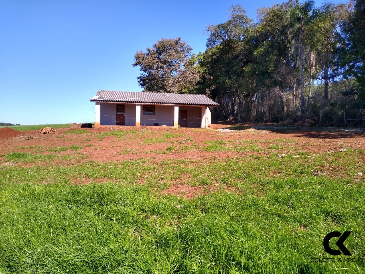 Chácara à venda com 3 quartos, 10840m² - Foto 1