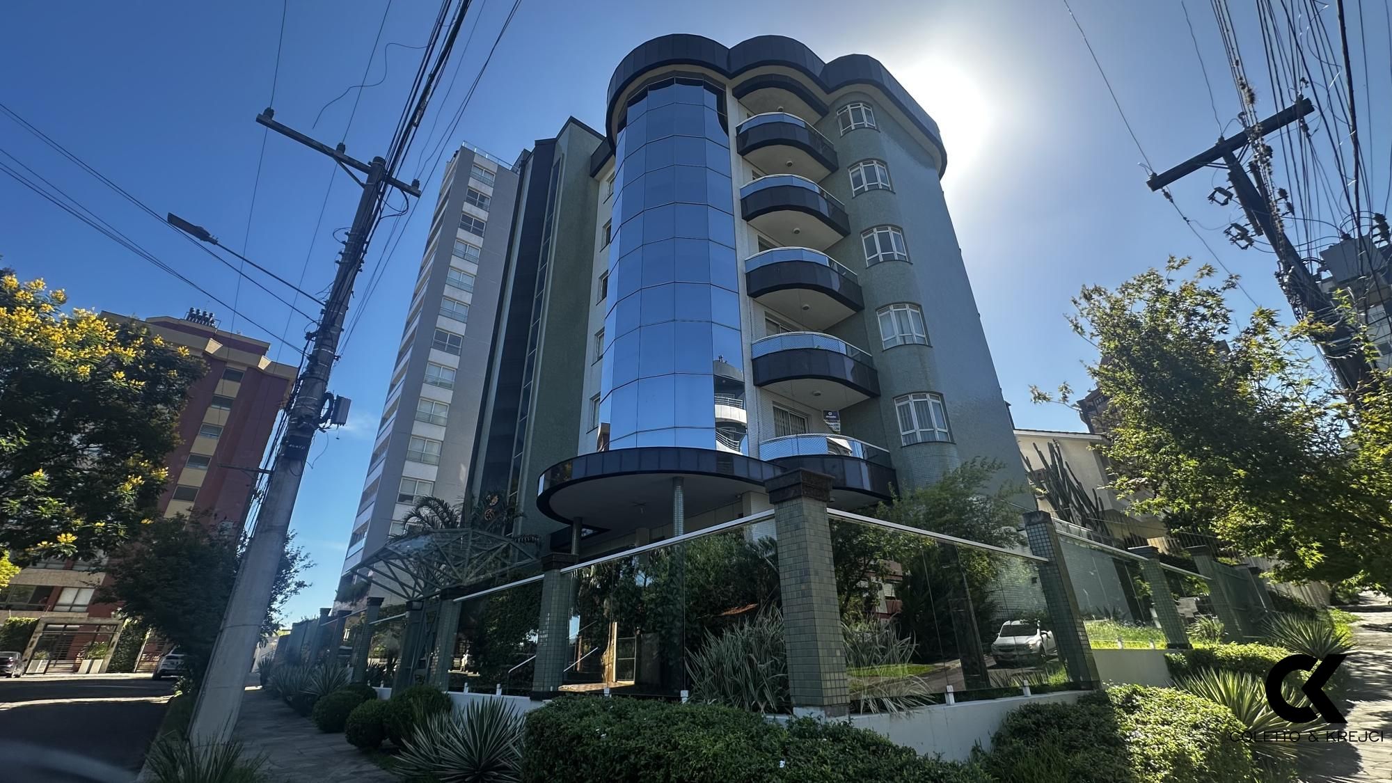 Apartamento, 3 quartos, 221 m² - Foto 1