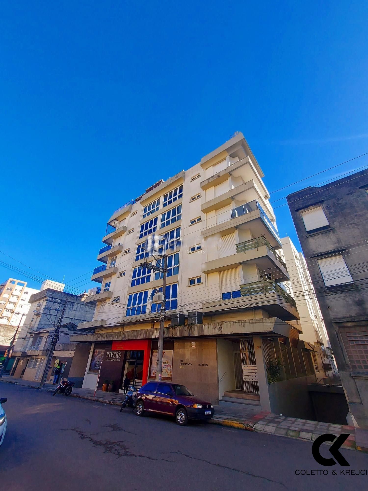 Apartamento à venda com 2 quartos, 122m² - Foto 1