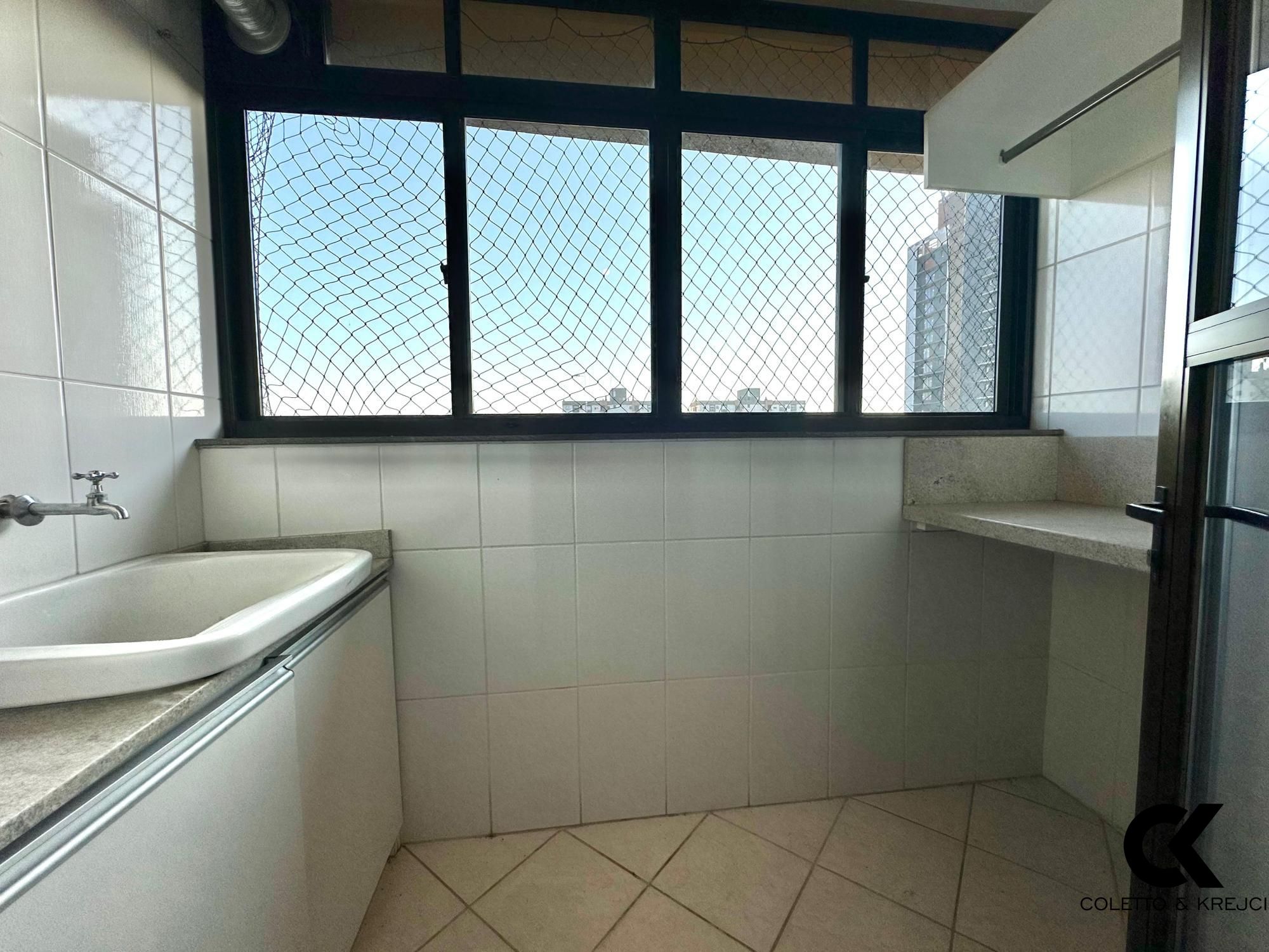 Apartamento à venda com 2 quartos, 102m² - Foto 7