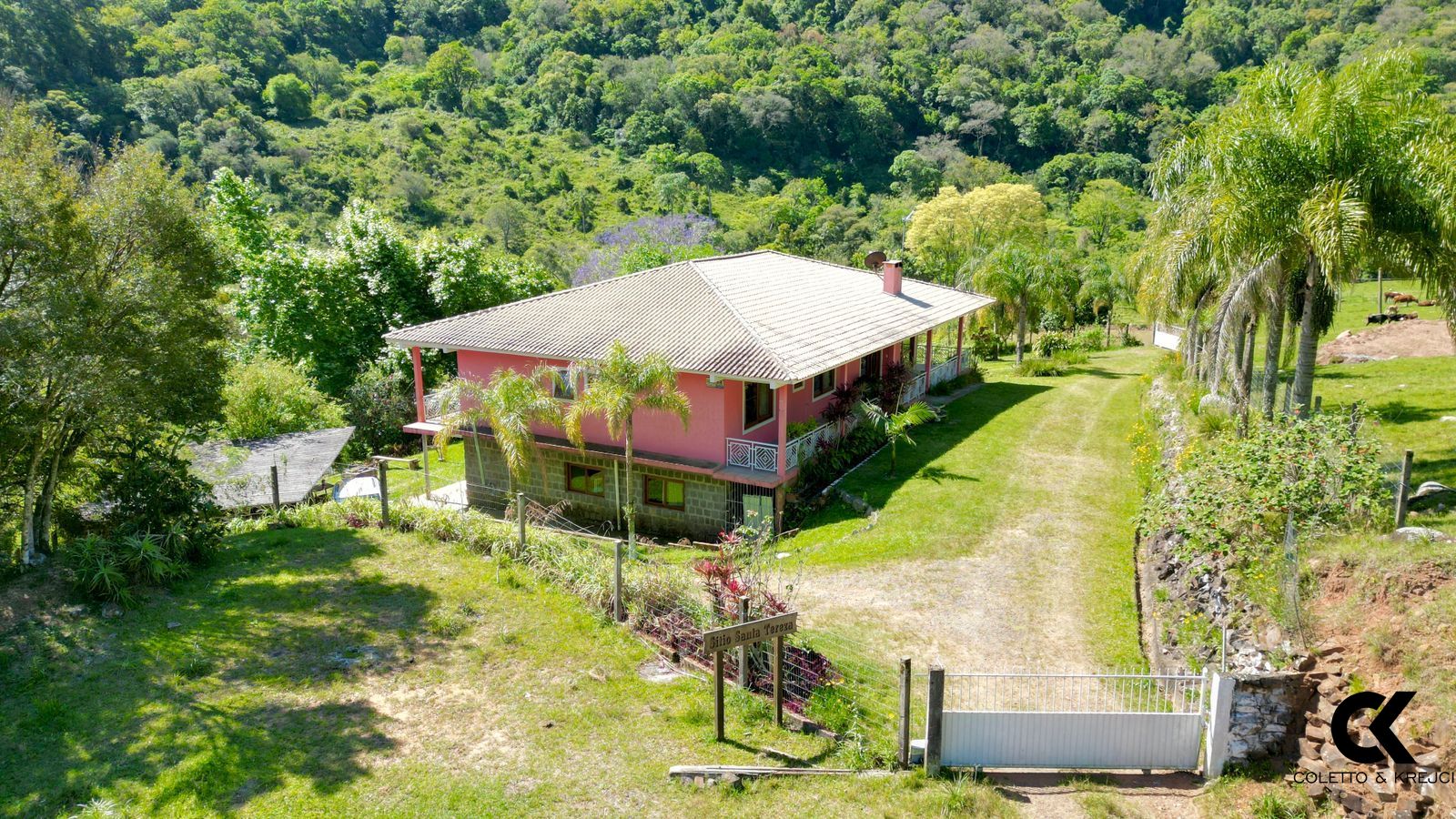 Sítio à venda com 10 quartos, 600m² - Foto 1