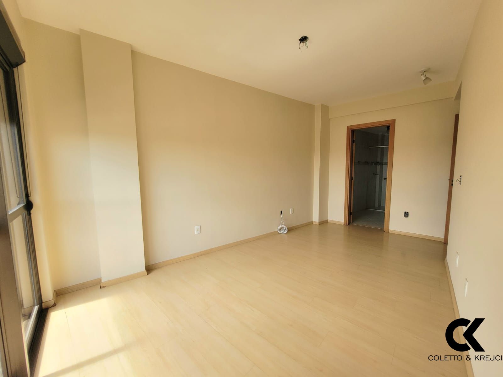 Apartamento à venda com 2 quartos, 102m² - Foto 4