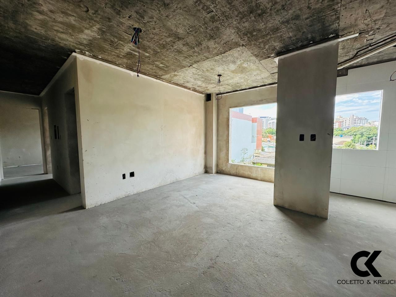 Apartamento à venda com 2 quartos, 67m² - Foto 1