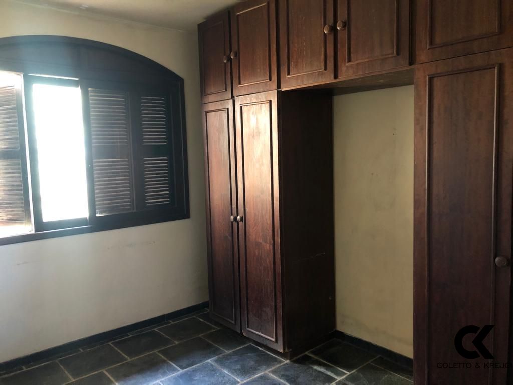 Casa à venda com 4 quartos, 270m² - Foto 8