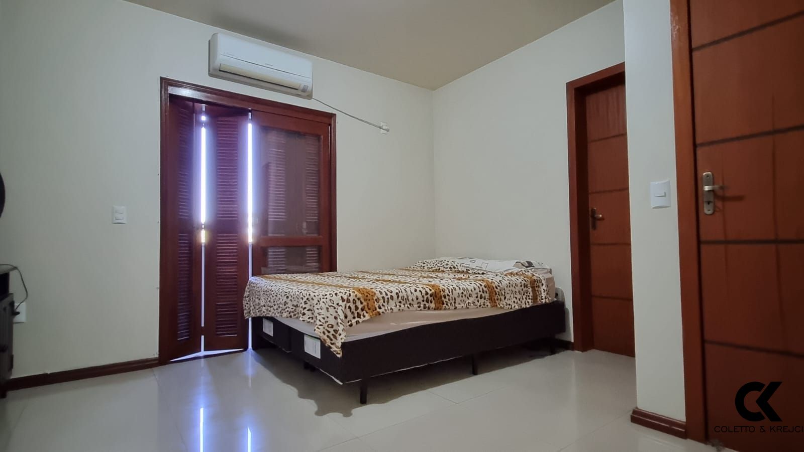 Casa à venda com 3 quartos, 160m² - Foto 9