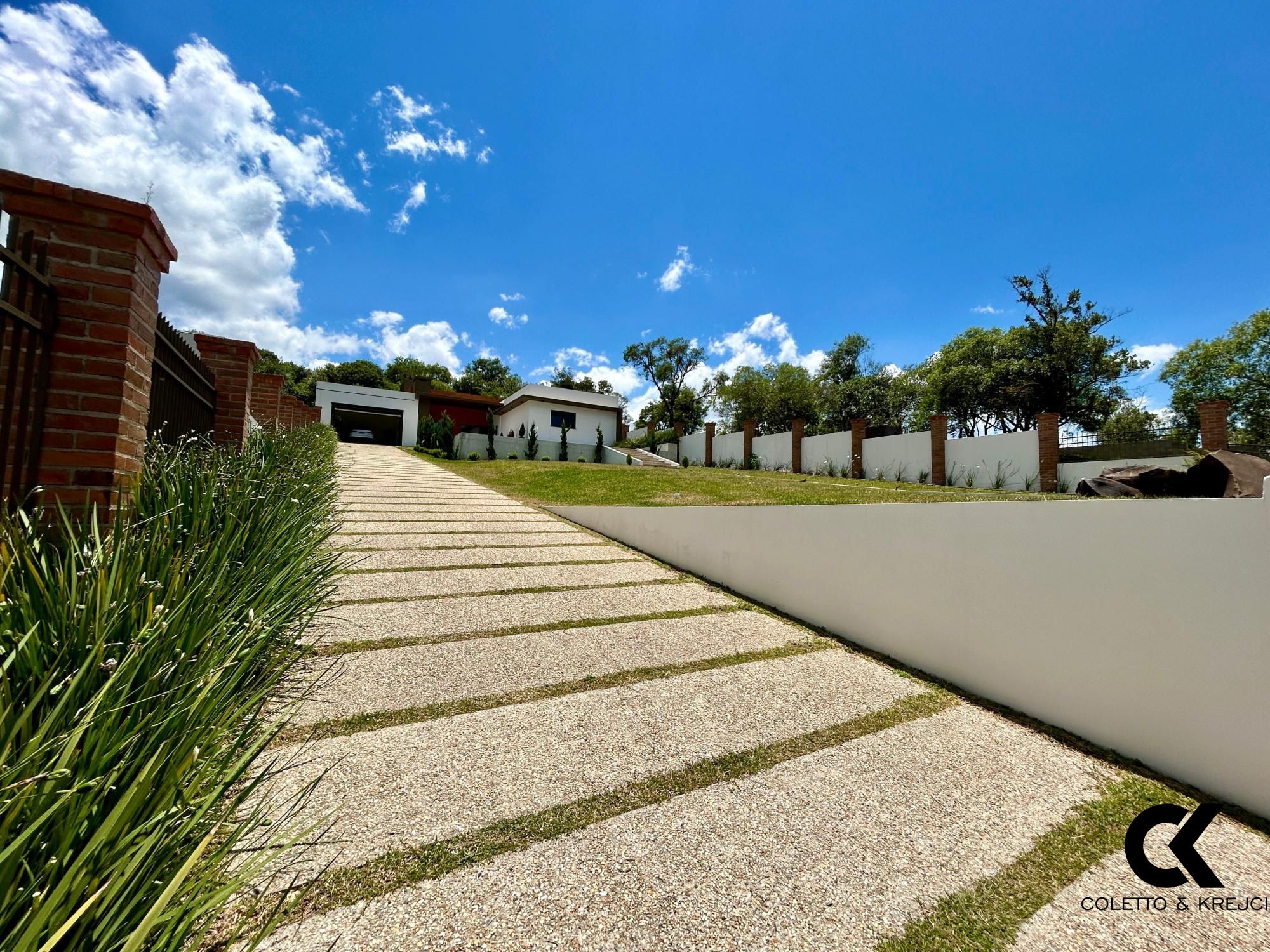 Casa, 3 quartos, 201 m² - Foto 2